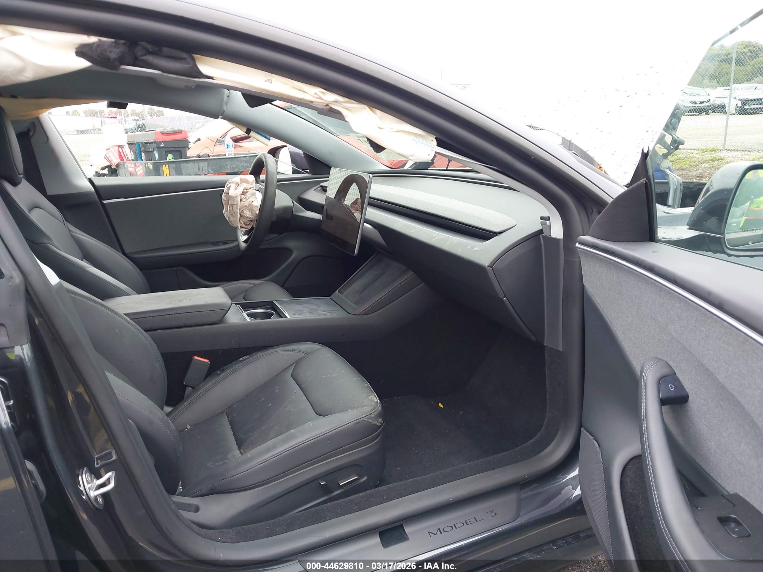 TESLA MODEL image 5