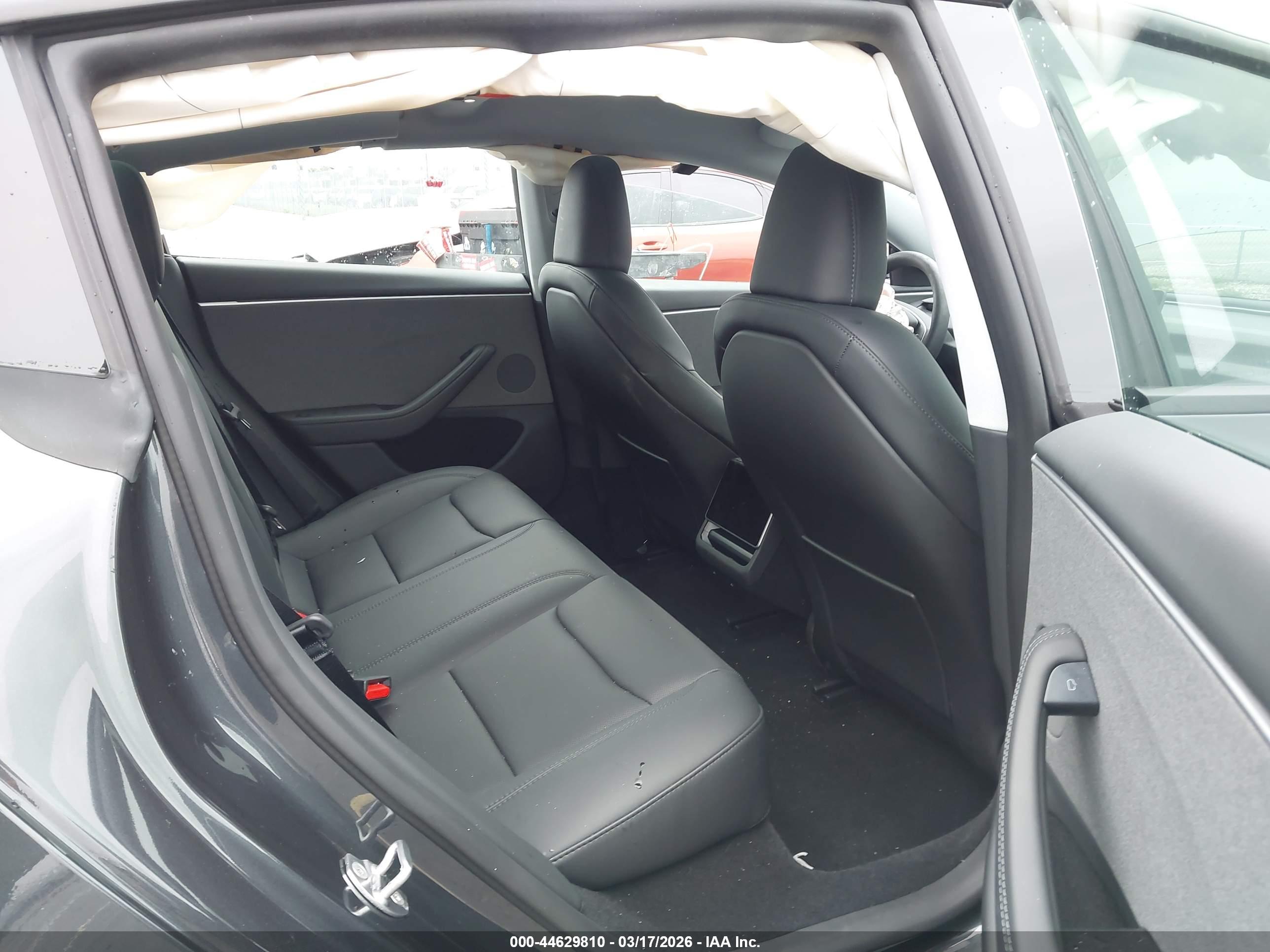 TESLA MODEL image 8