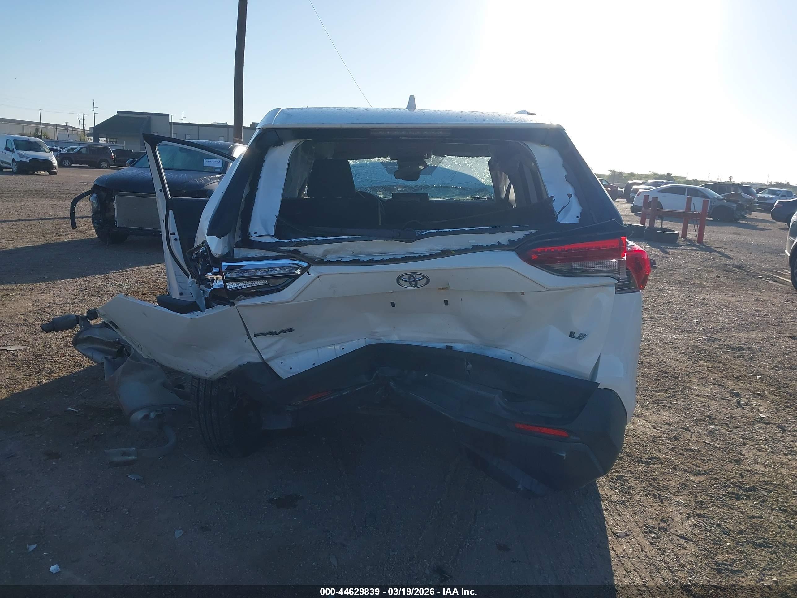 TOYOTA RAV4 image 6