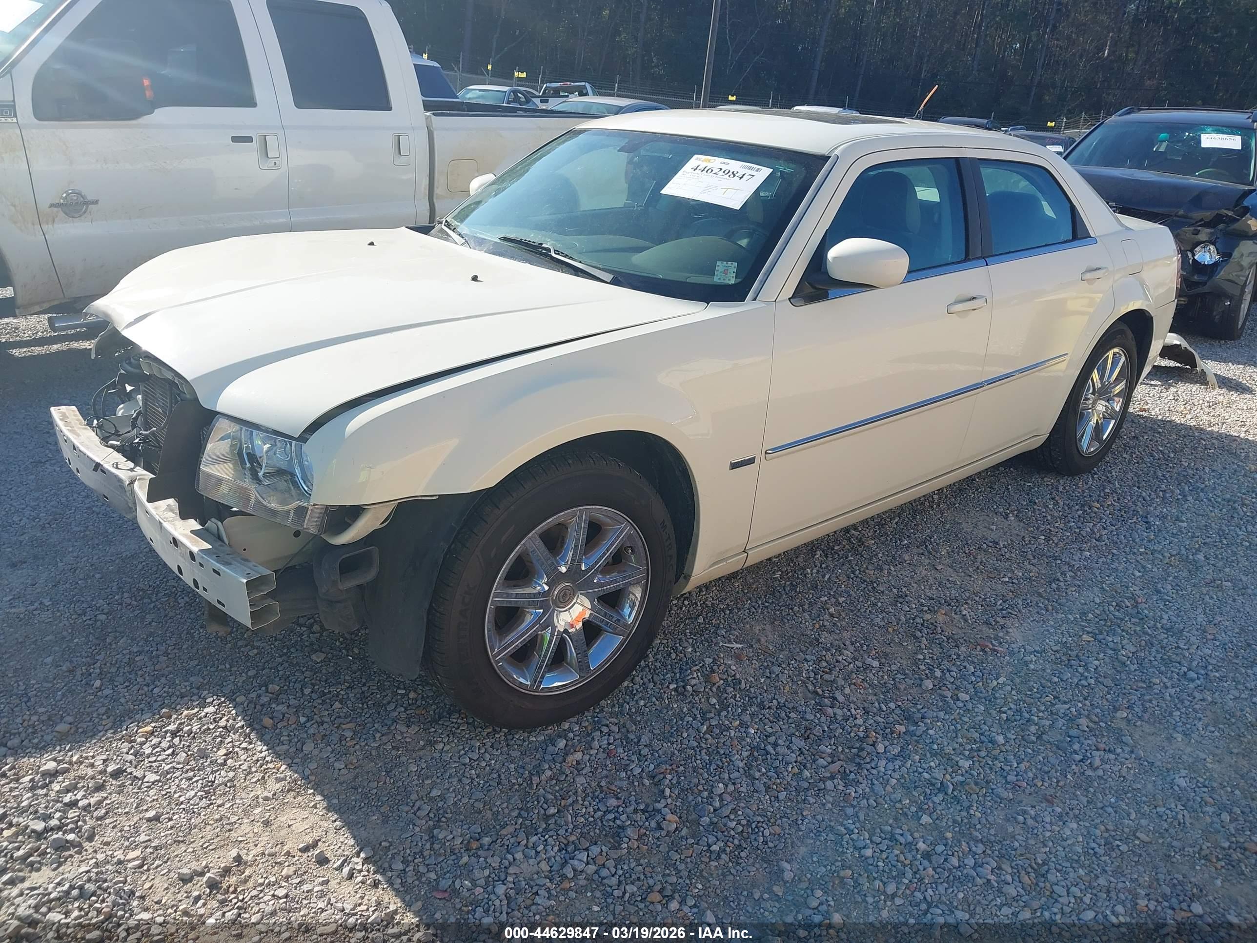 CHRYSLER 300 image 2