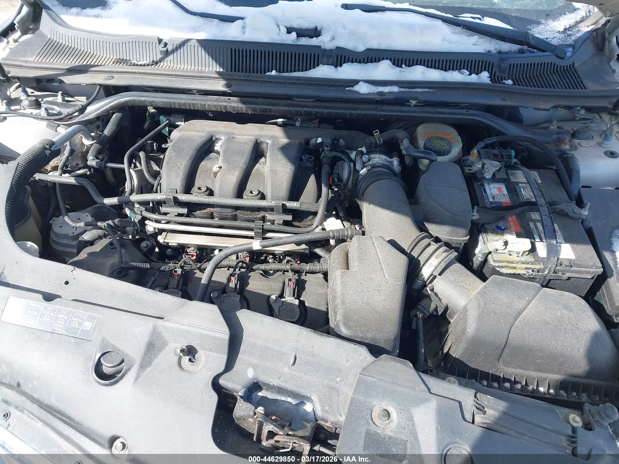 FORD TAURUS image 10