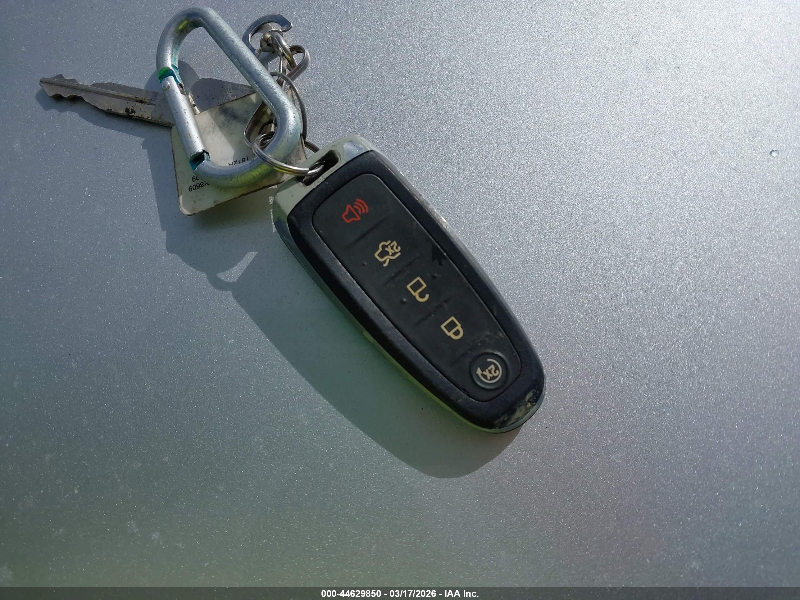 FORD TAURUS image 11