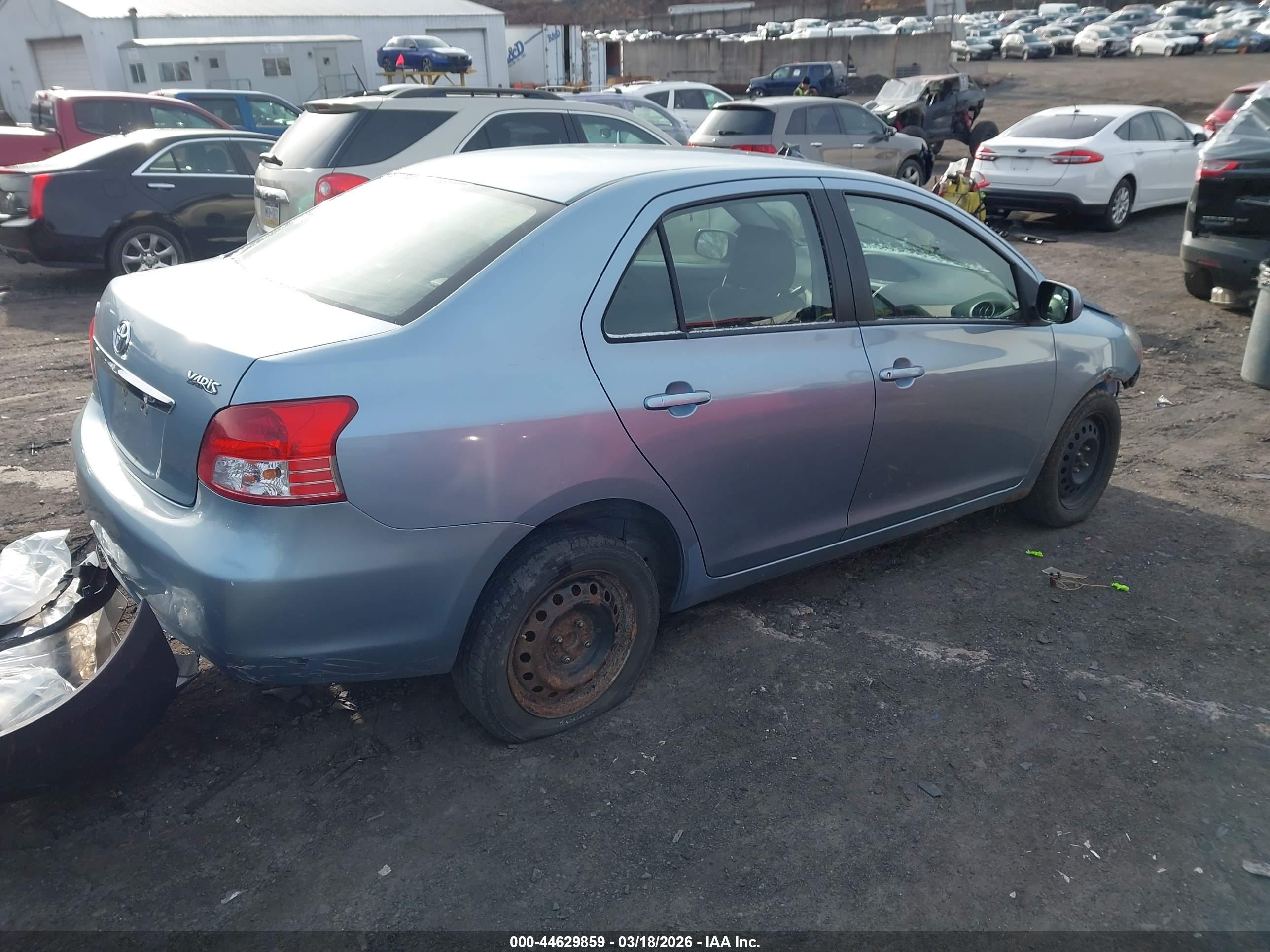 TOYOTA YARIS image 4