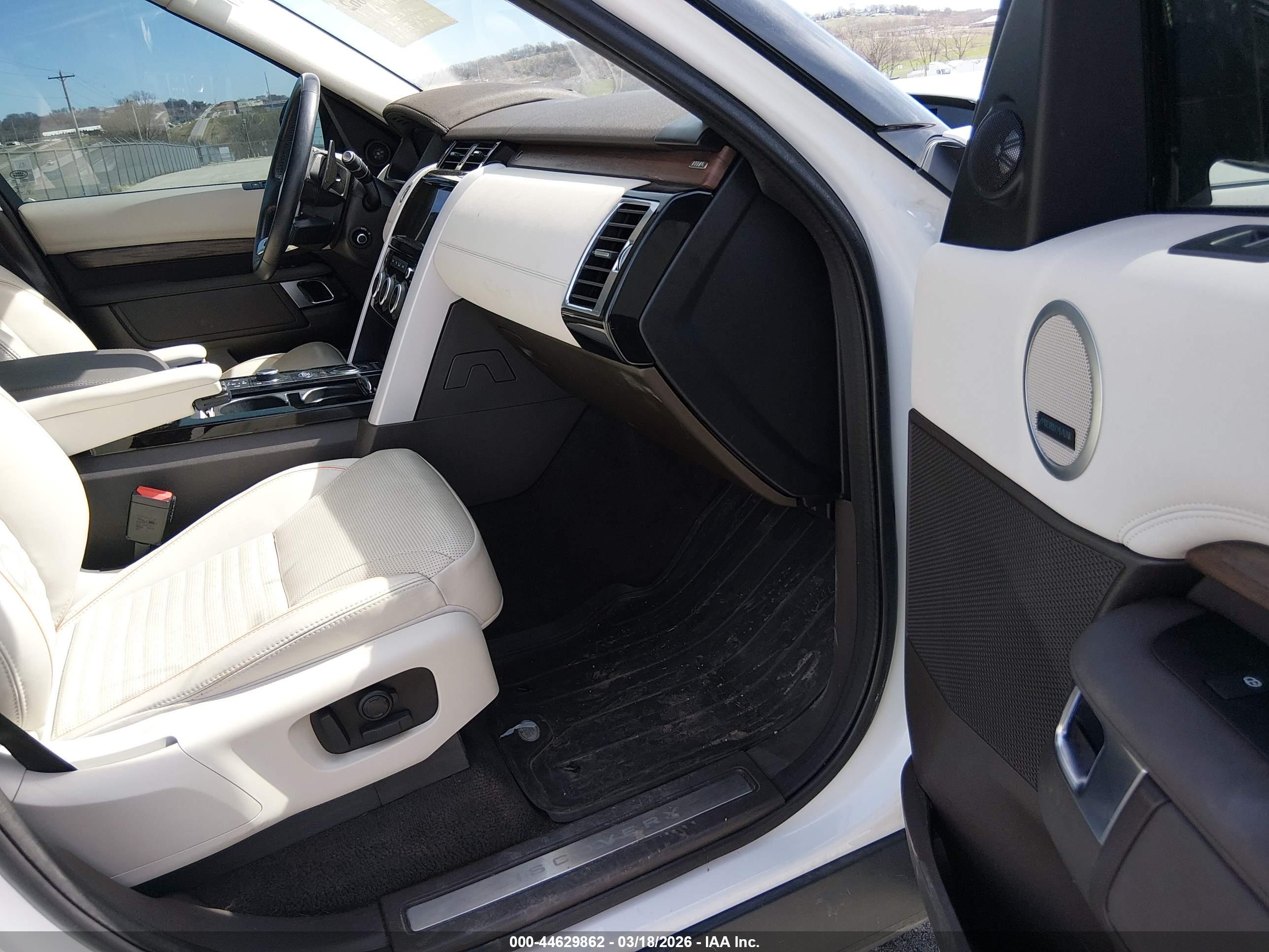 LAND ROVER image 5