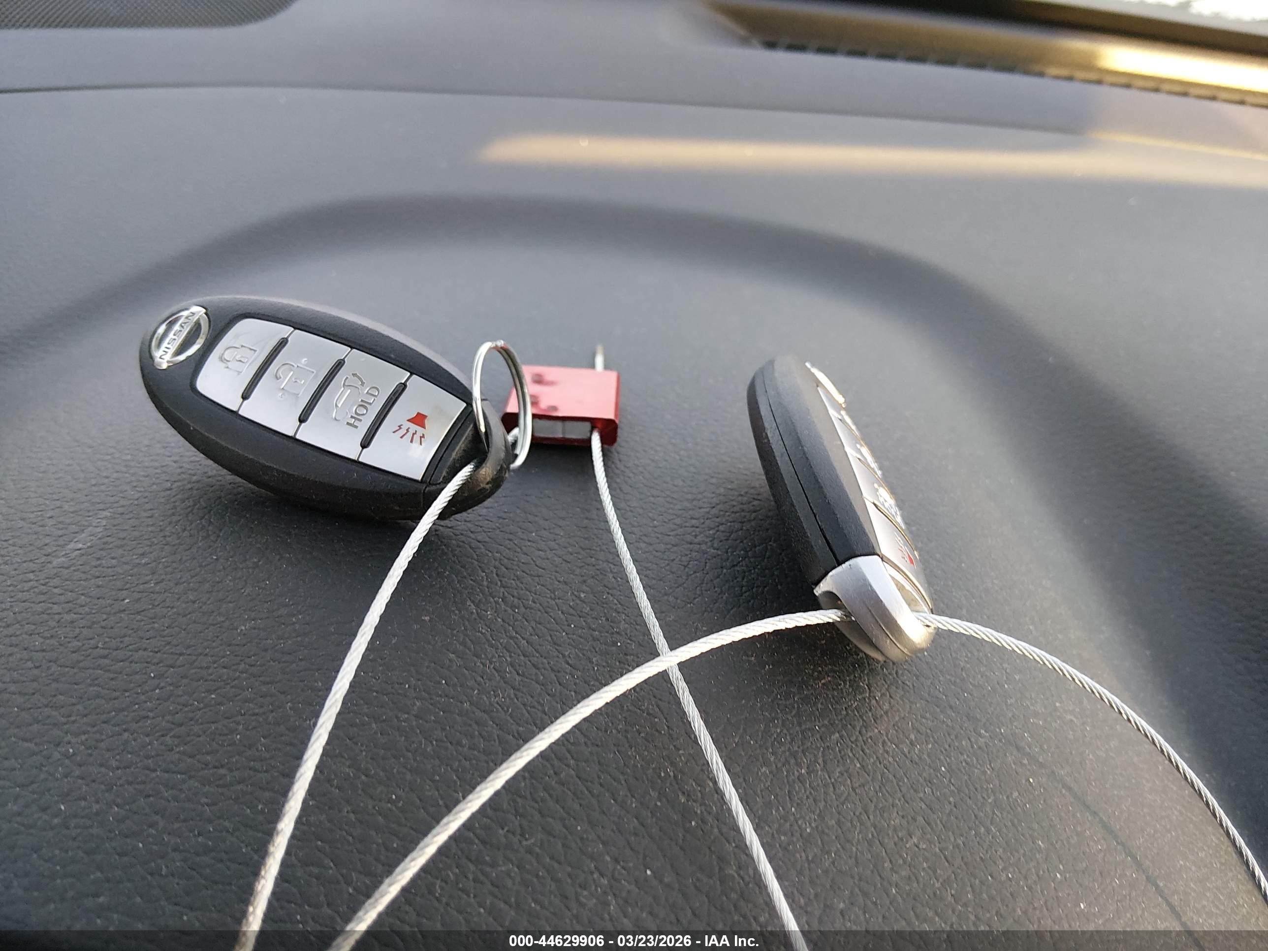 NISSAN ROGUE image 11