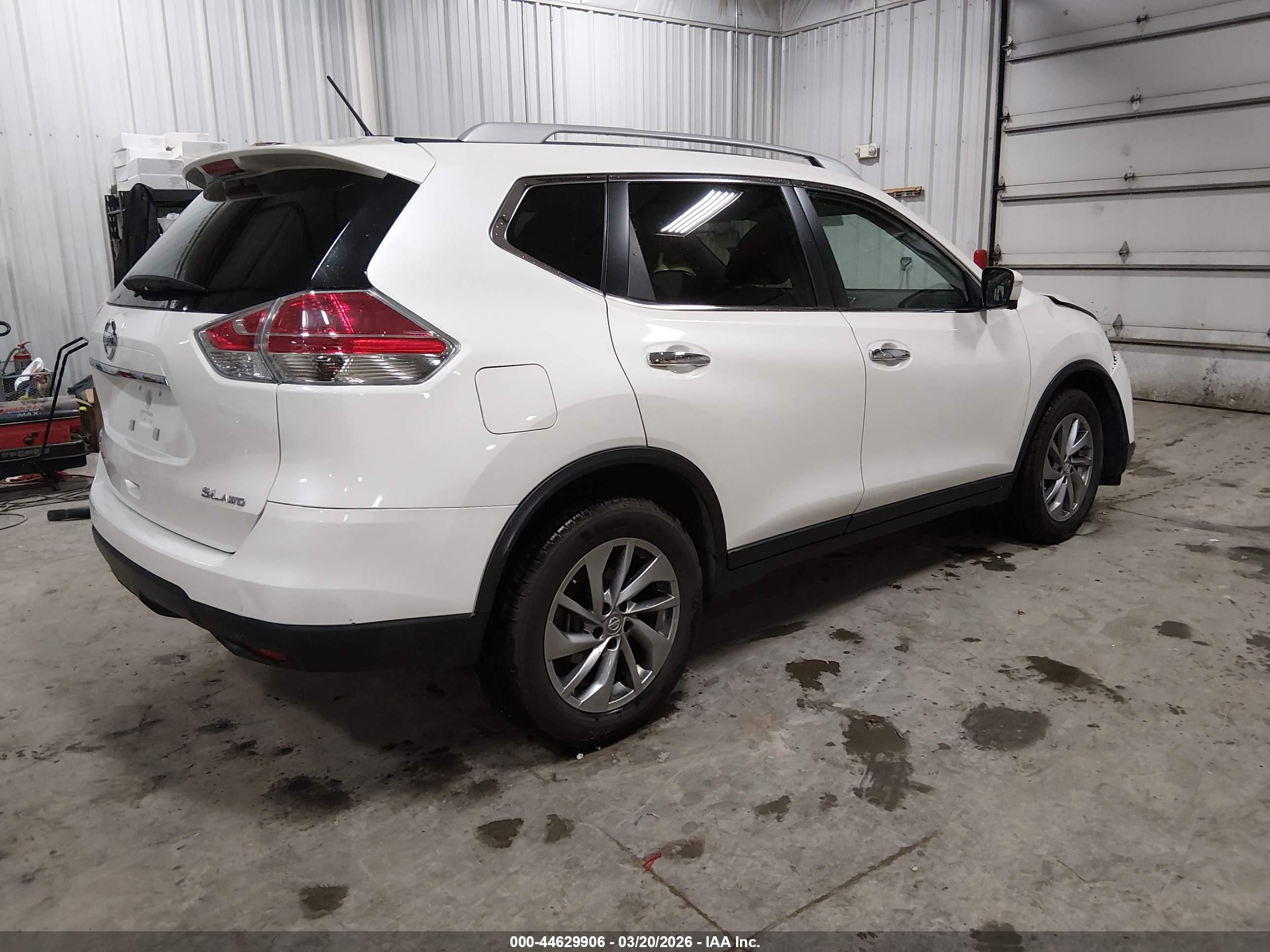 NISSAN ROGUE image 4
