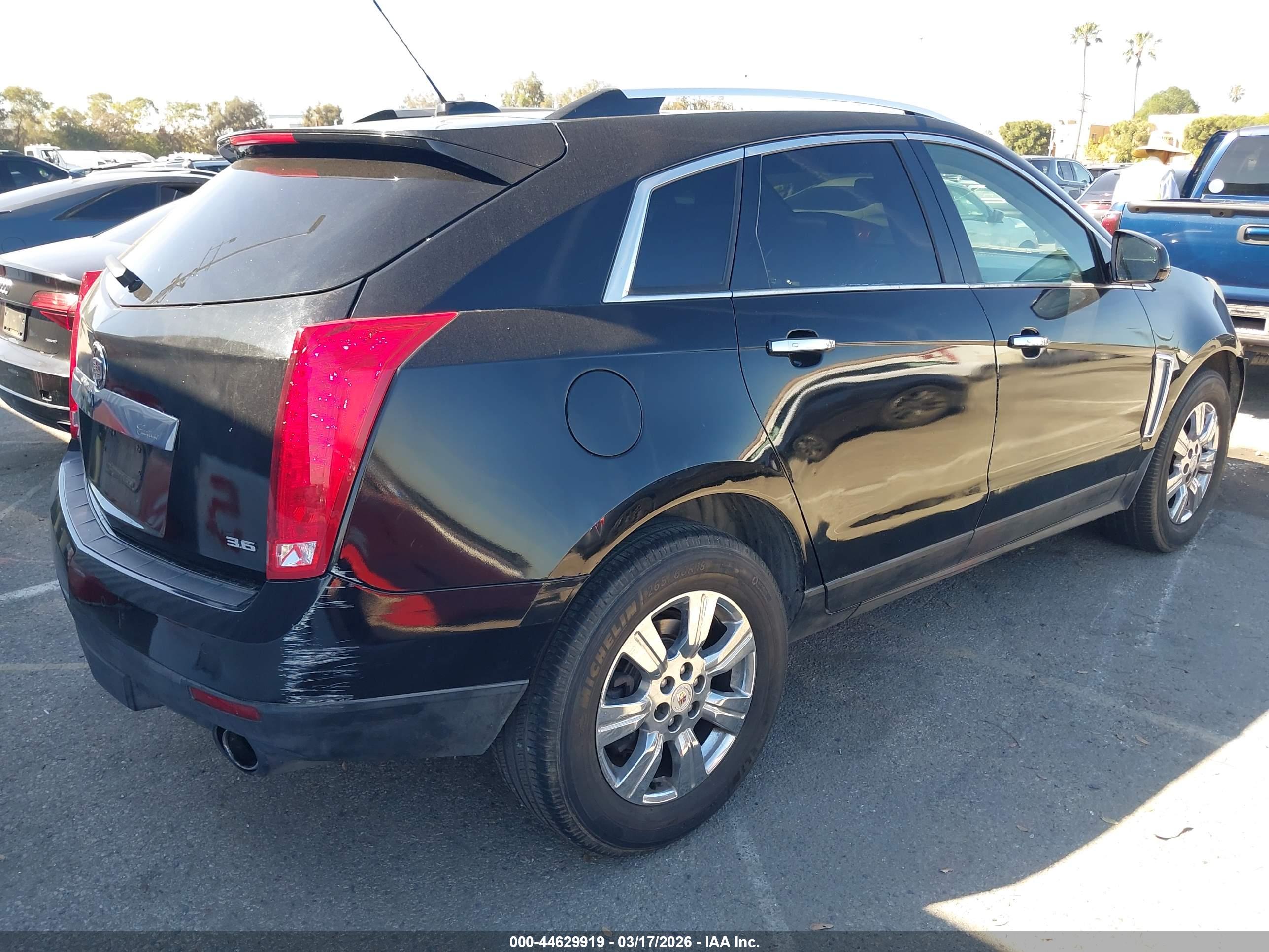 CADILLAC SRX image 4