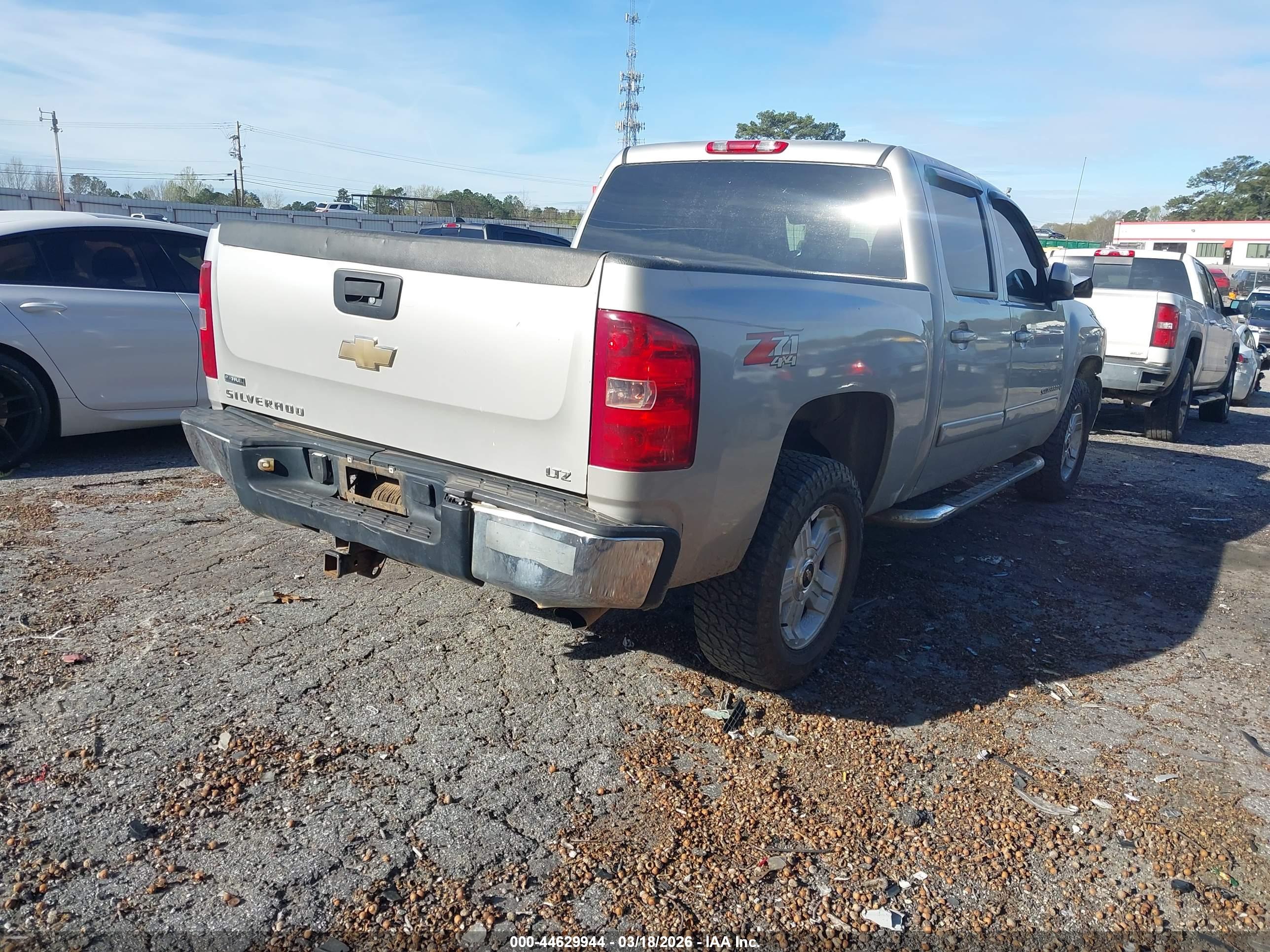 CHEVROLET SILVERADO image 4