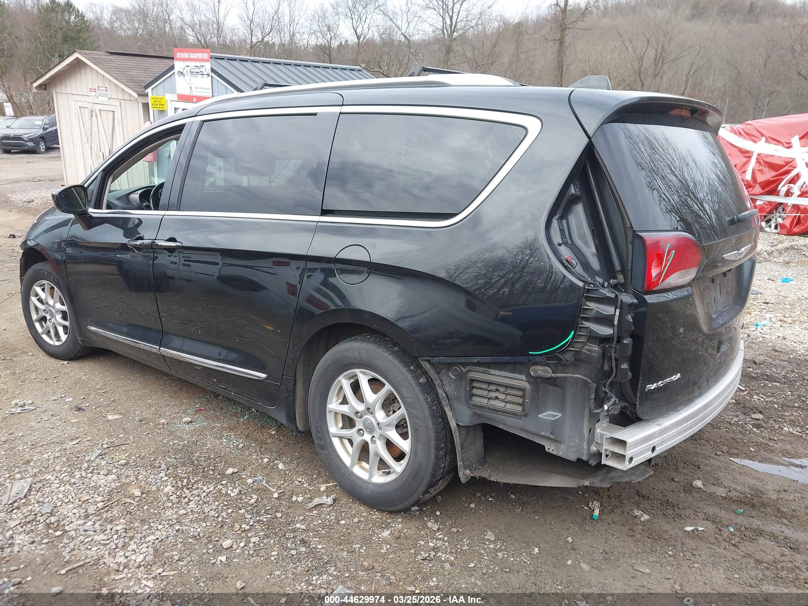 CHRYSLER PACIFICA image 3