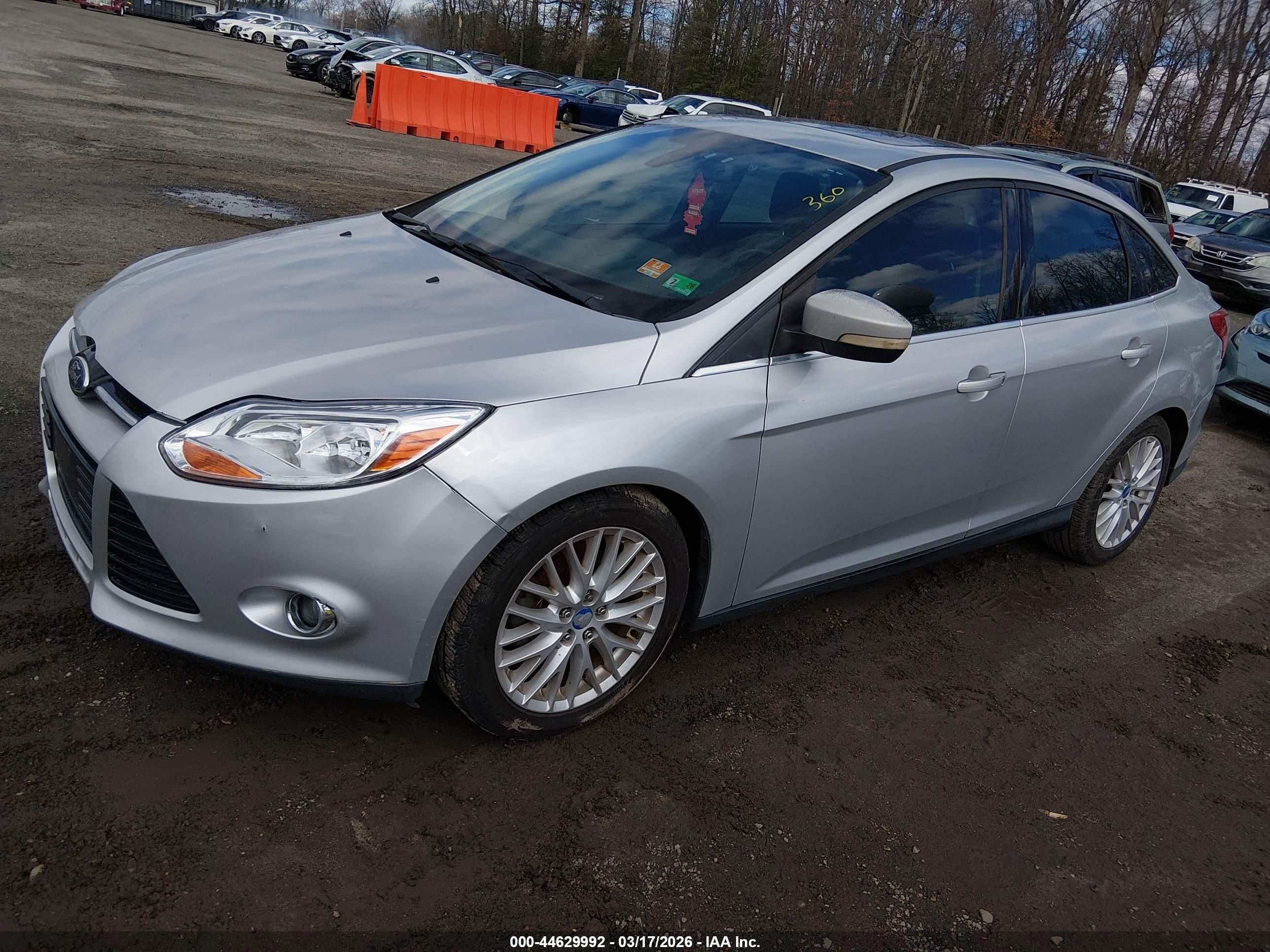 FORD FOCUS image 2
