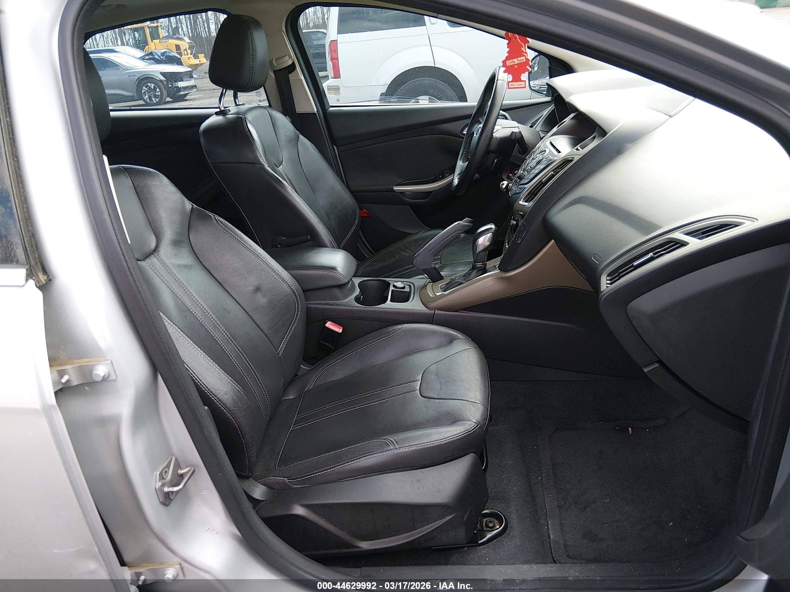 FORD FOCUS image 5