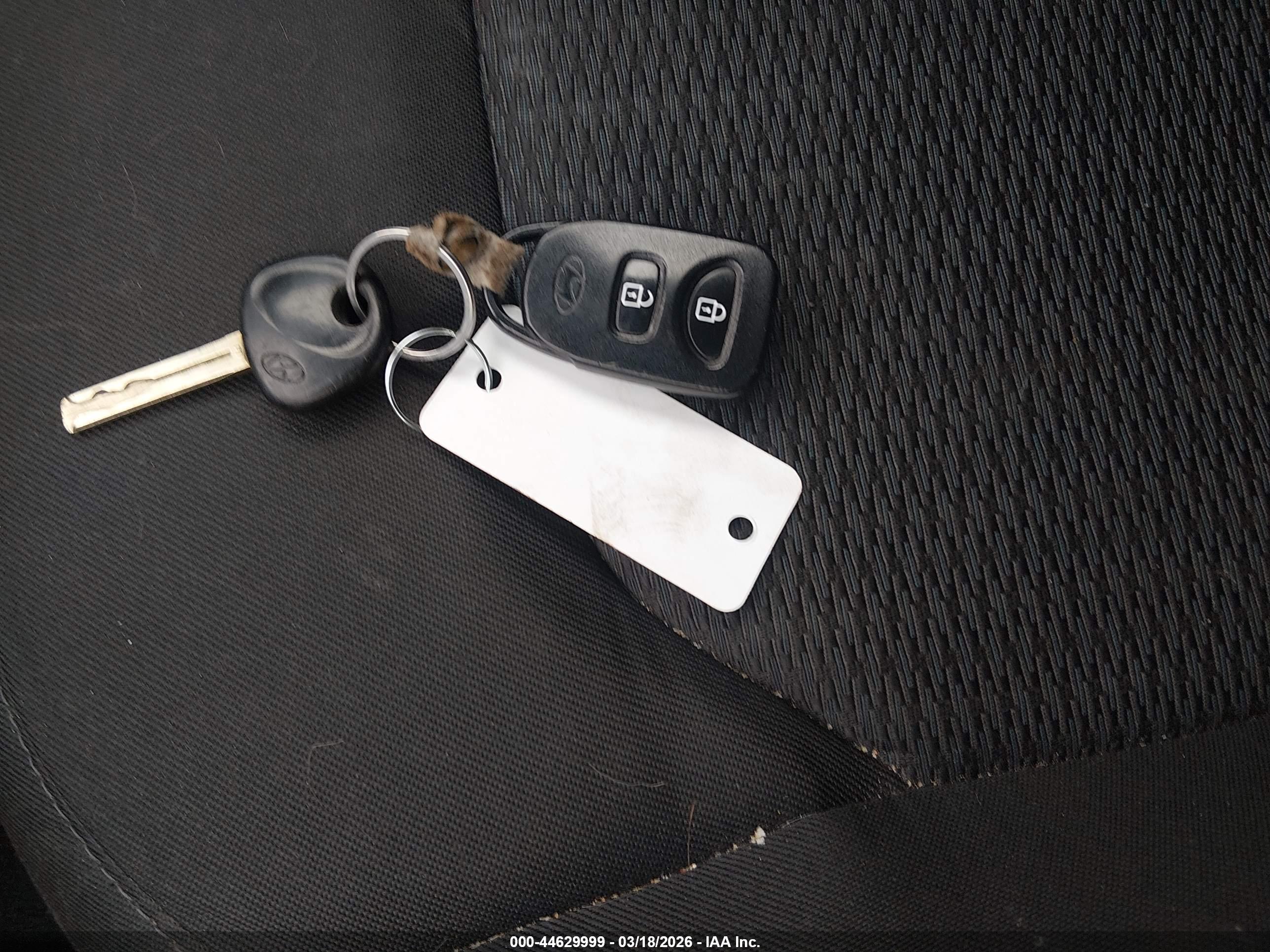 HYUNDAI TUCSON image 11