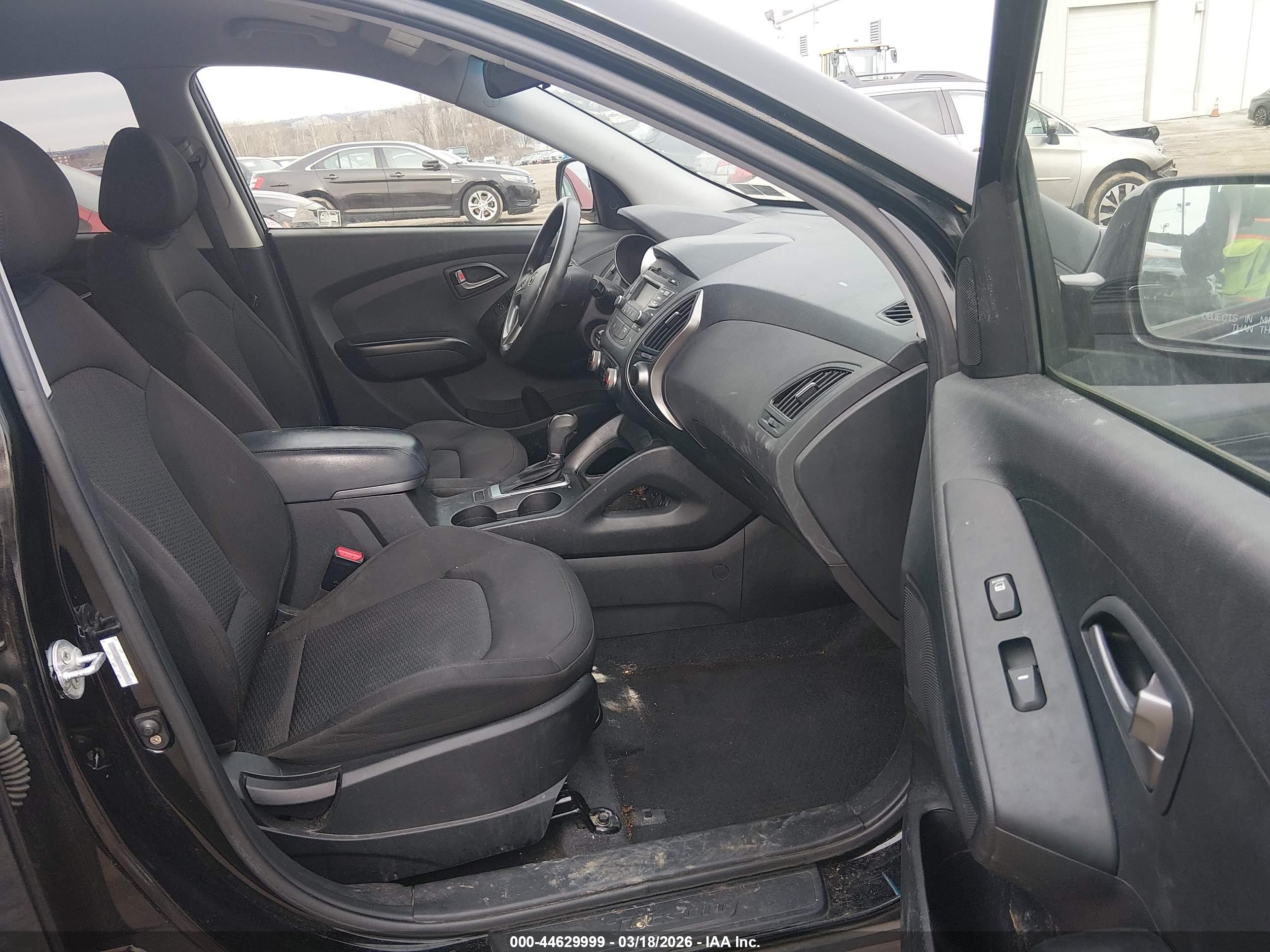 HYUNDAI TUCSON image 5