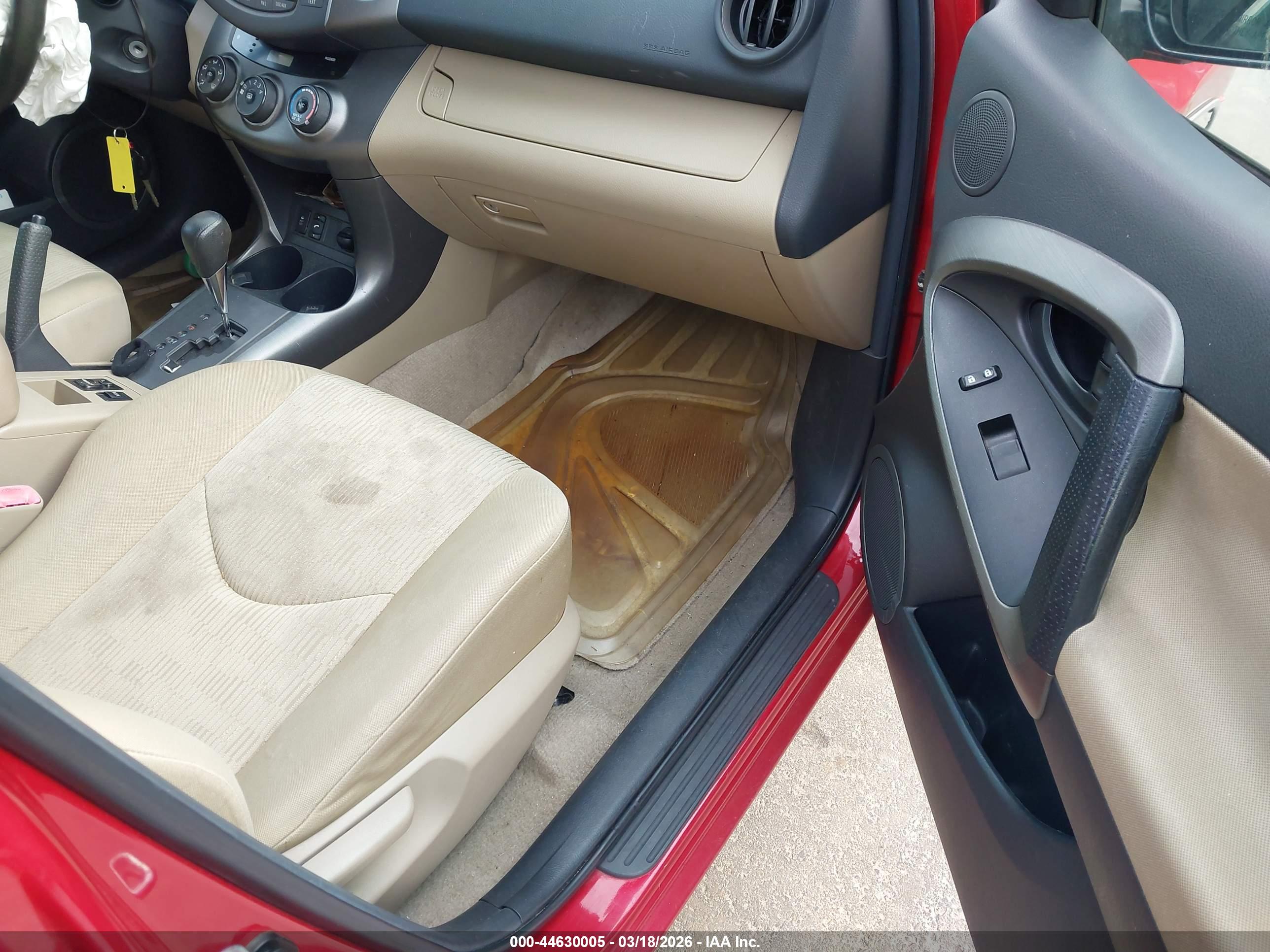 TOYOTA RAV4 image 5