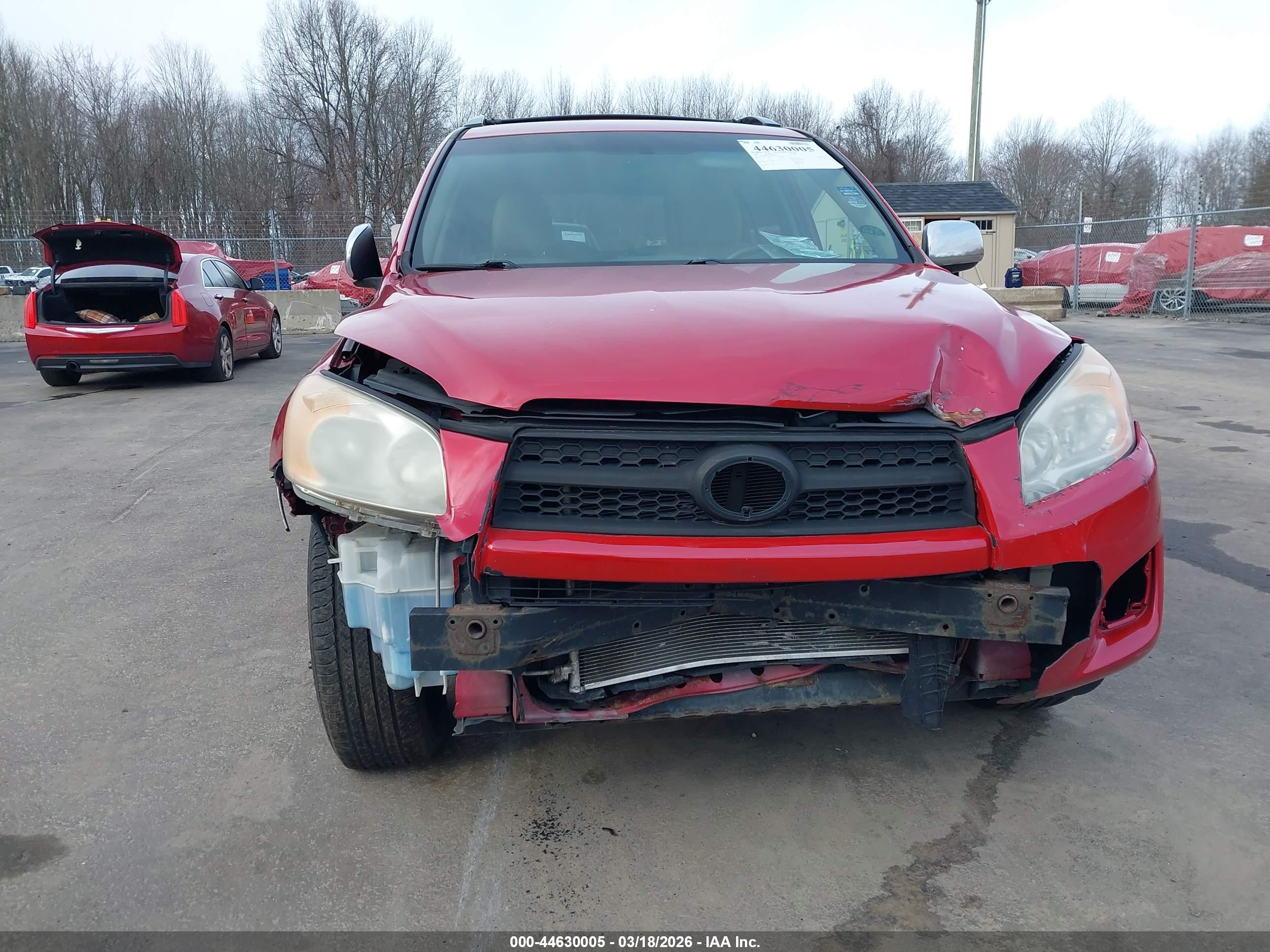 TOYOTA RAV4 image 6