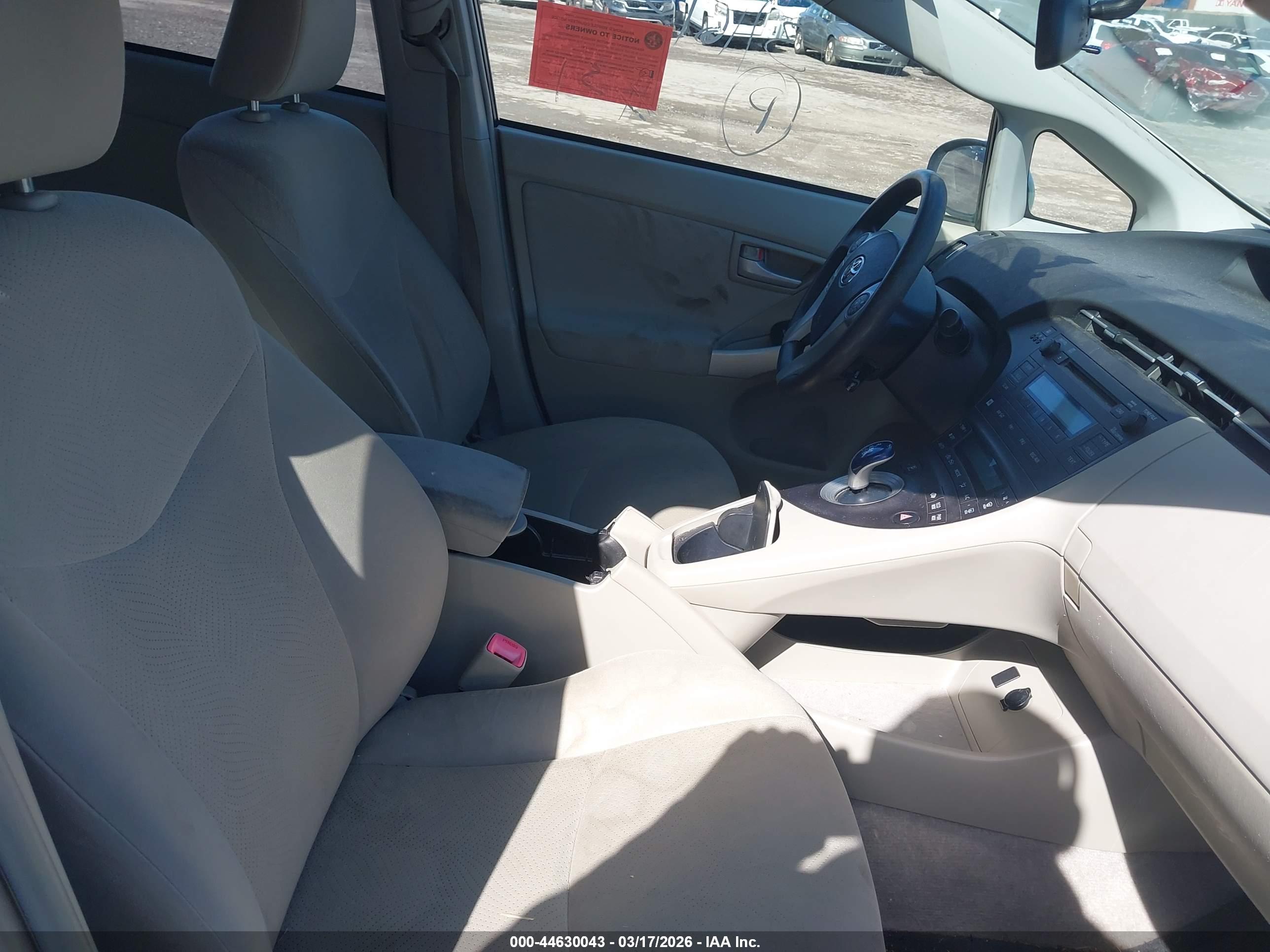 TOYOTA PRIUS image 5