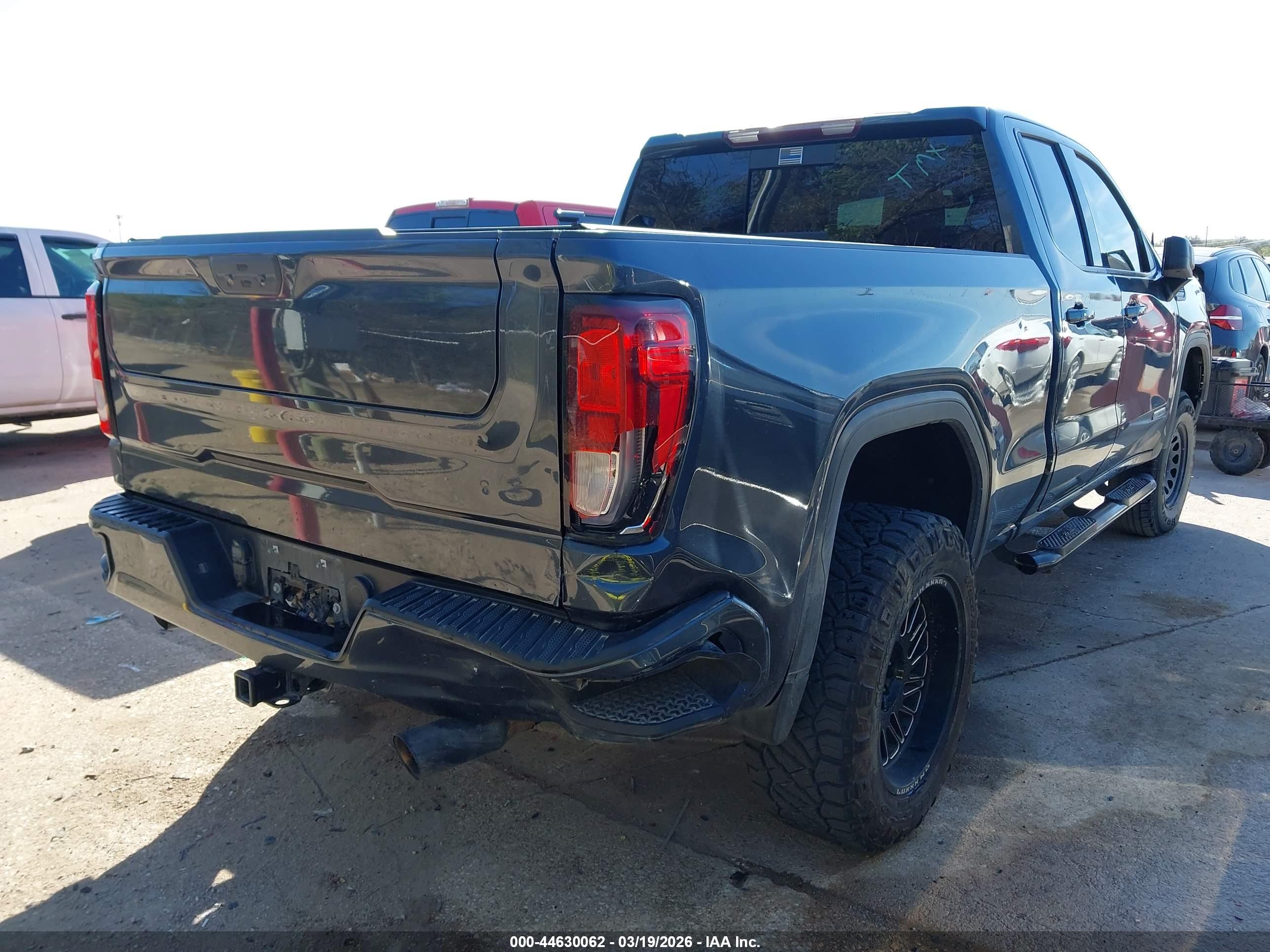 GMC SIERRA image 4