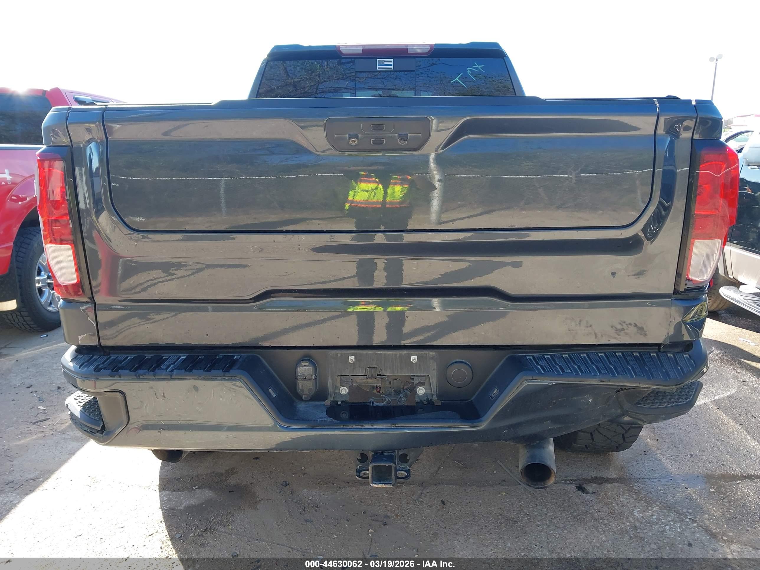 GMC SIERRA image 6