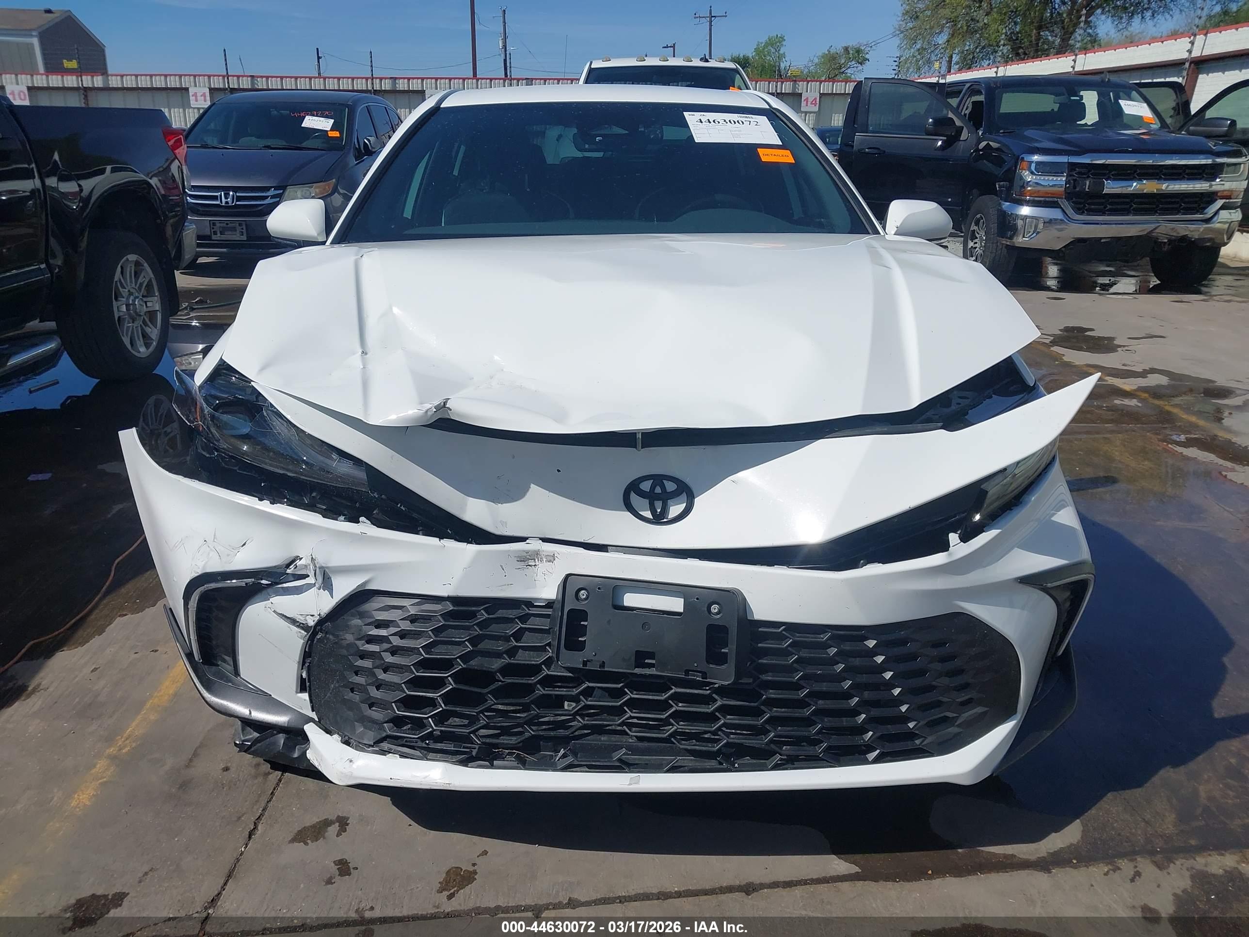 TOYOTA CAMRY image 6