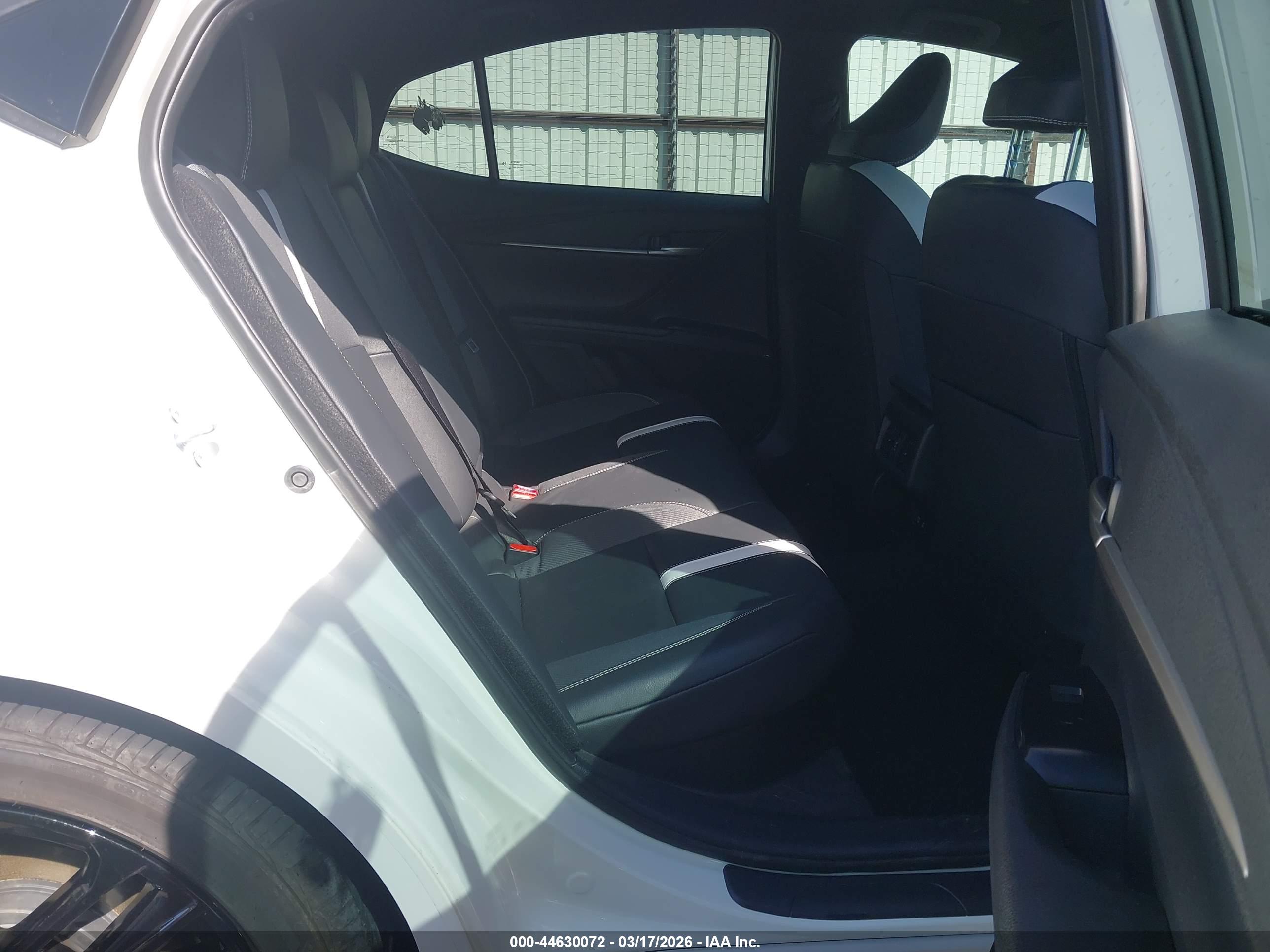 TOYOTA CAMRY image 8