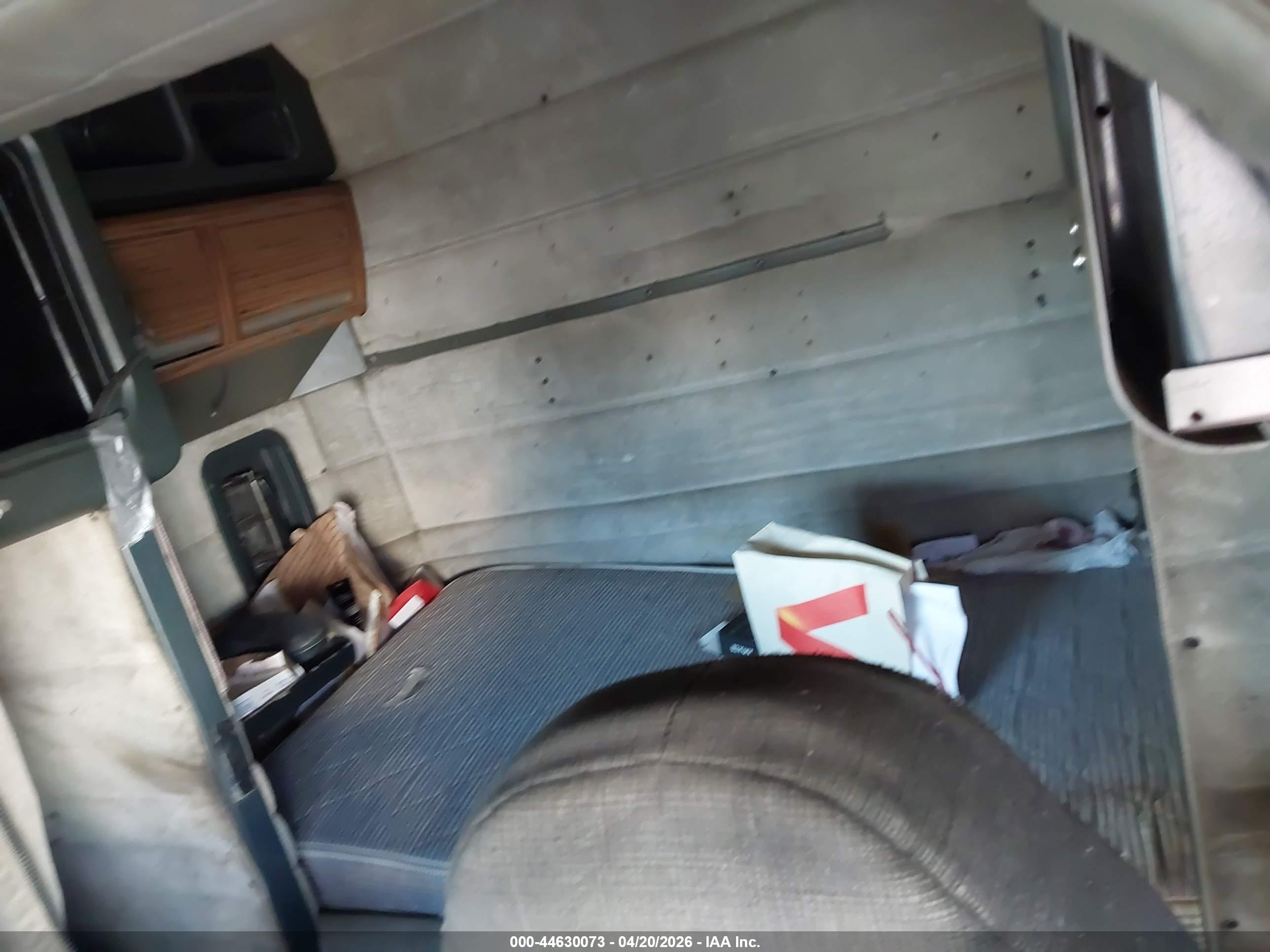 PETERBILT 379 image 8
