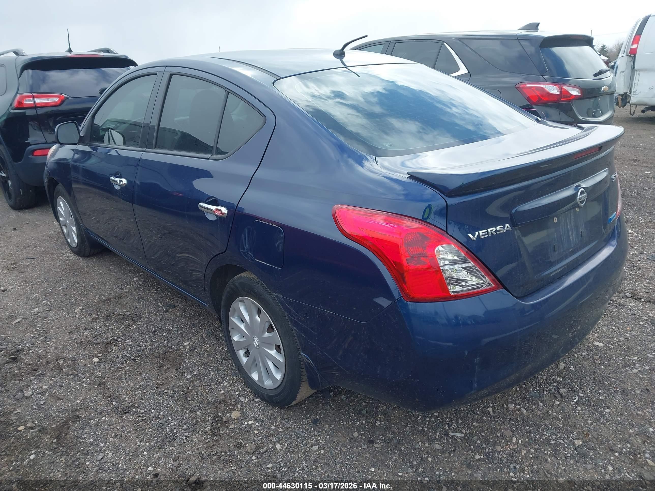 NISSAN VERSA image 3