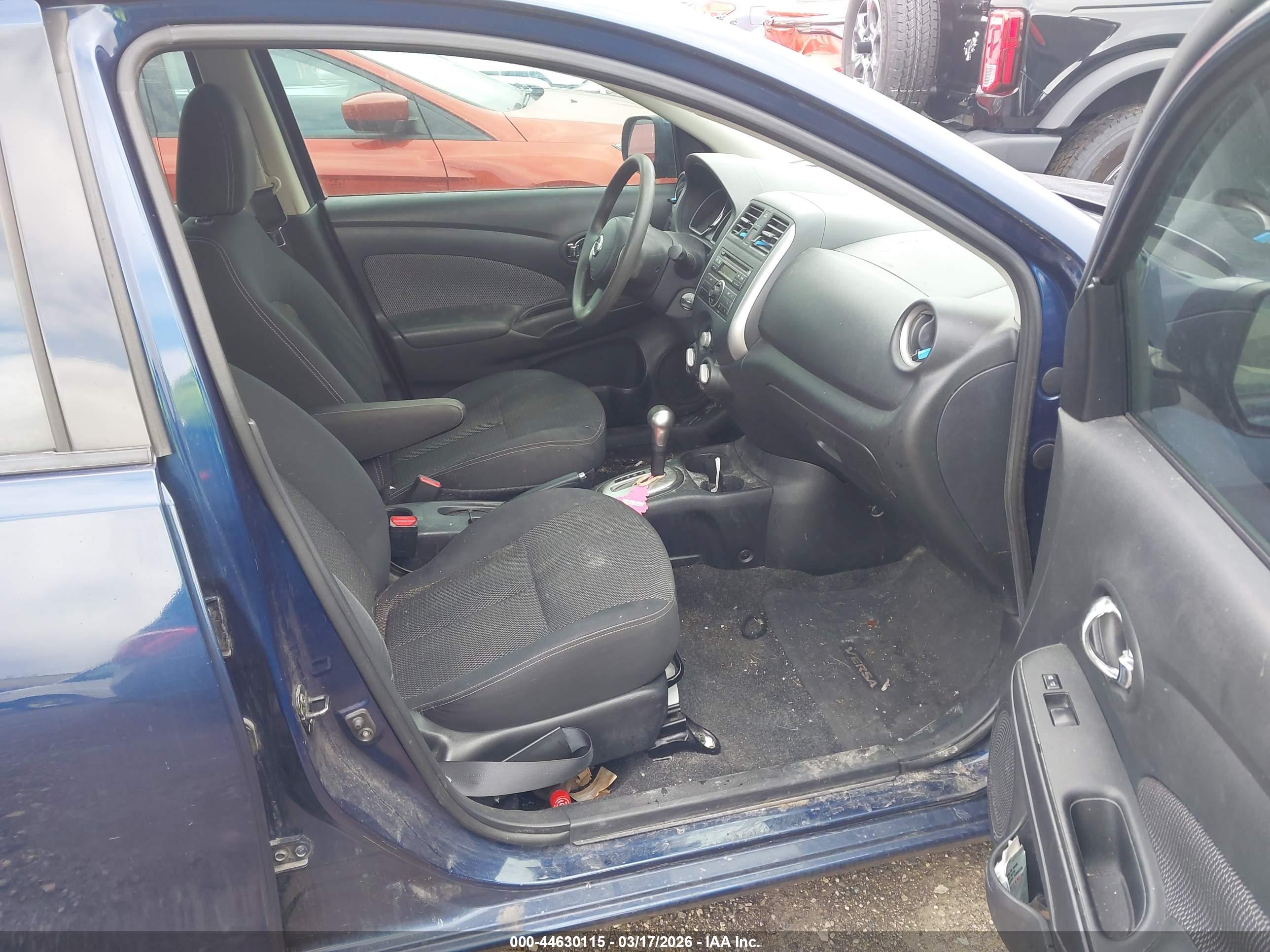 NISSAN VERSA image 5