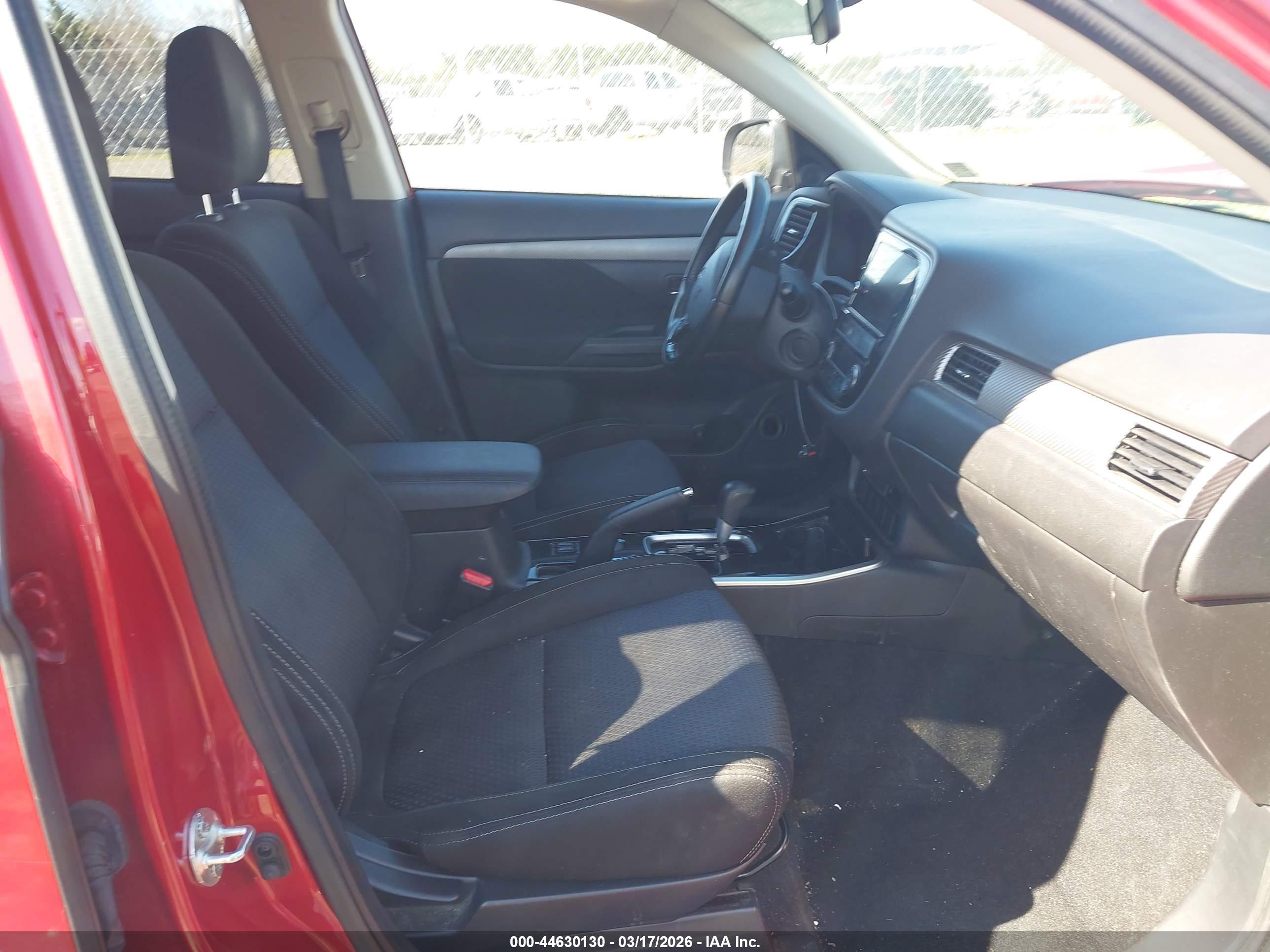 MITSUBISHI OUTLANDER image 5