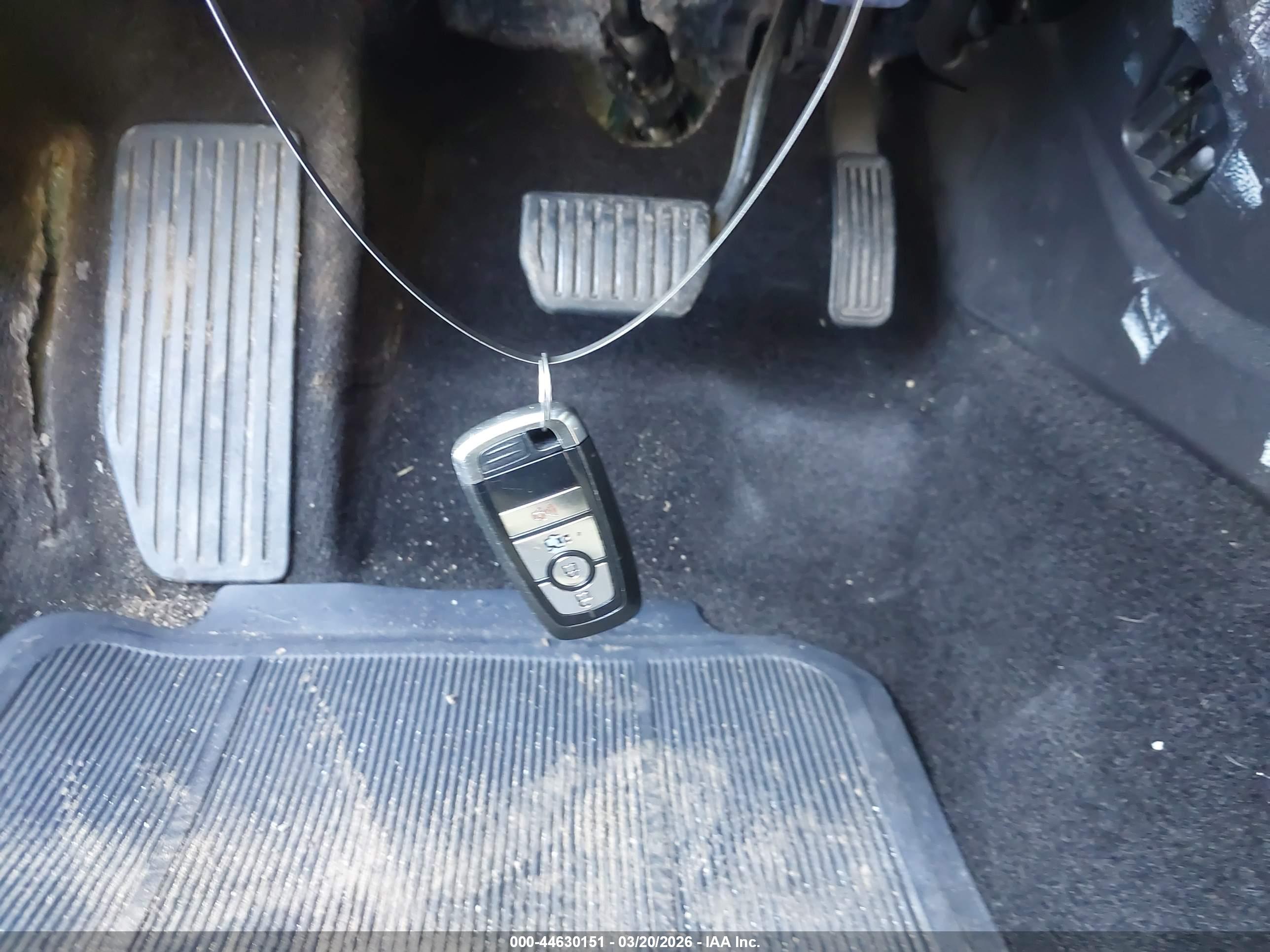 FORD FUSION image 11