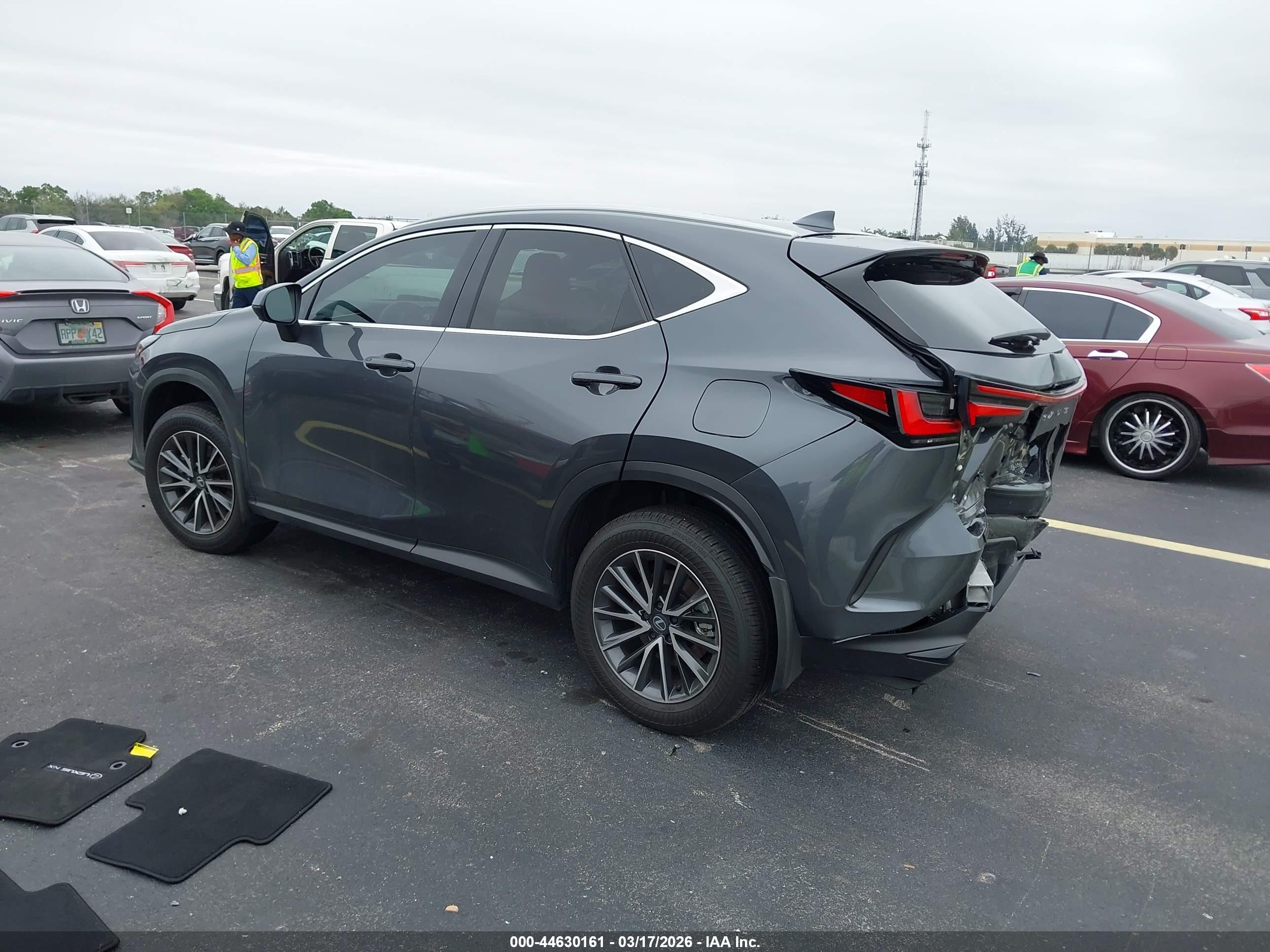 LEXUS NX image 3