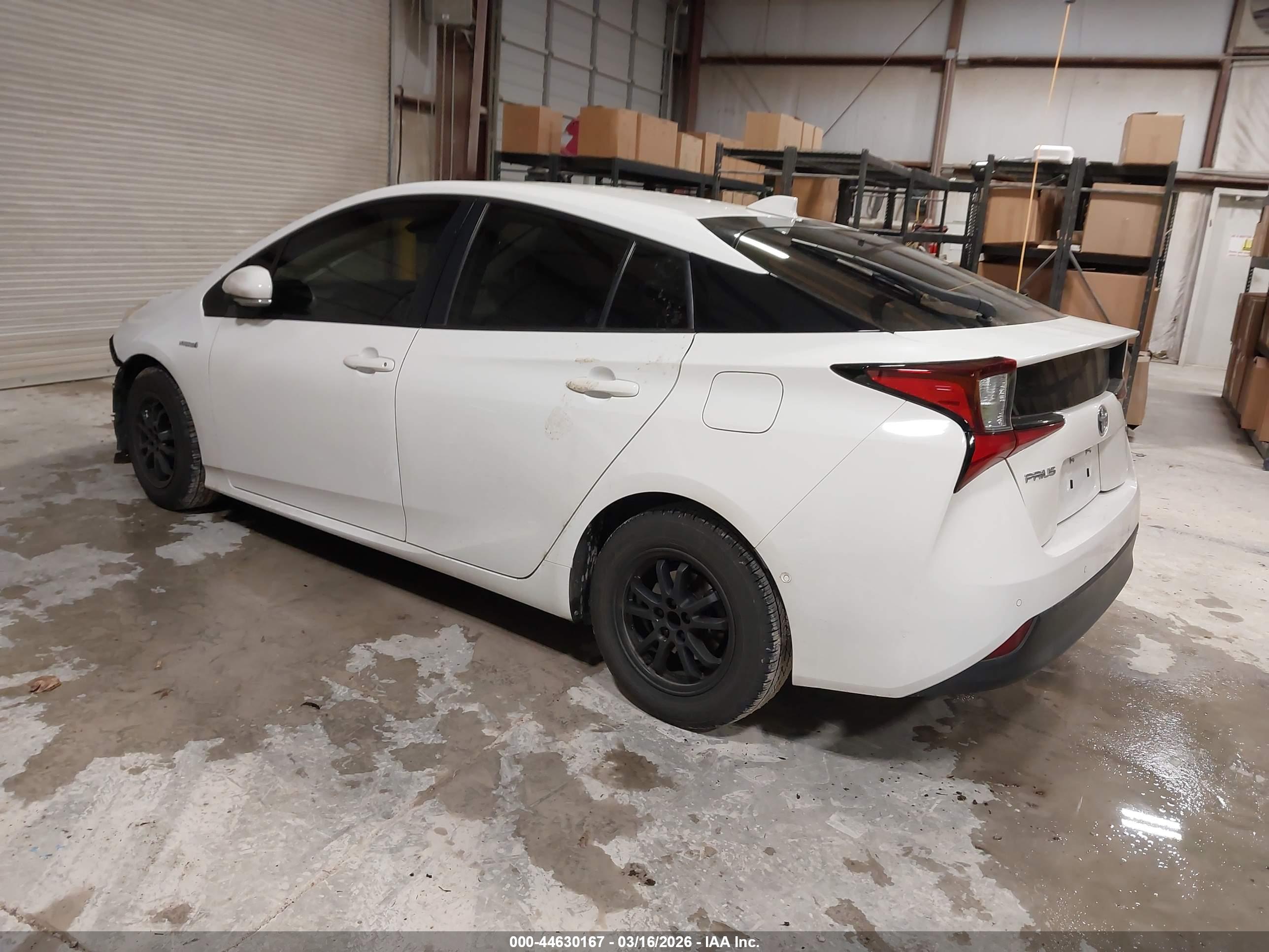 TOYOTA PRIUS image 3
