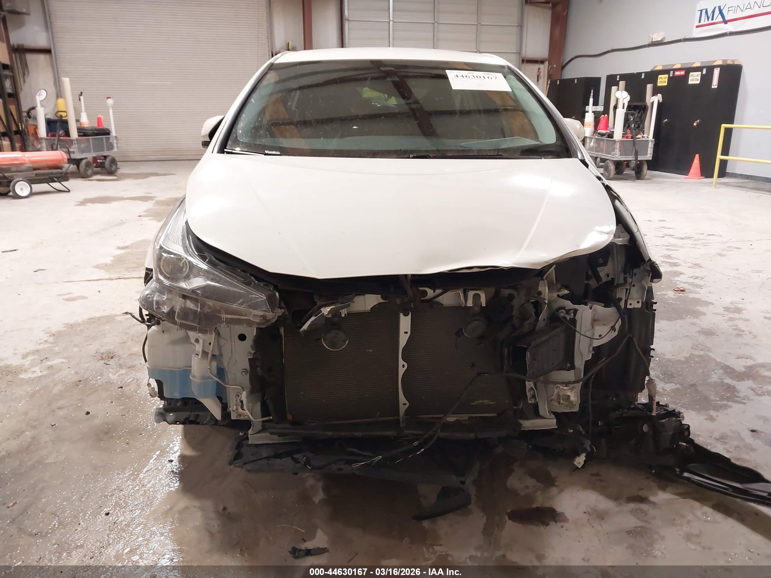 TOYOTA PRIUS image 6