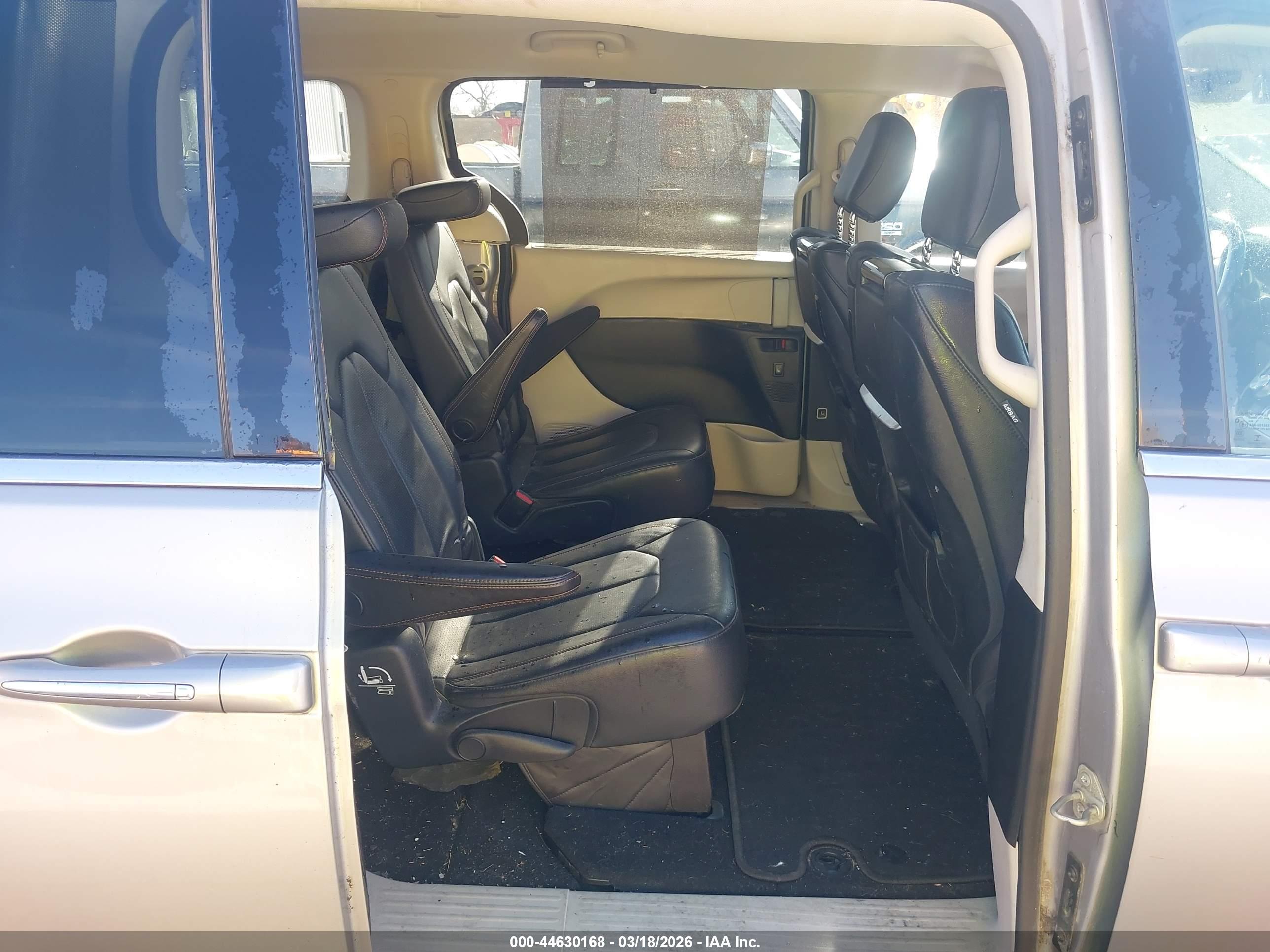 CHRYSLER PACIFICA image 8