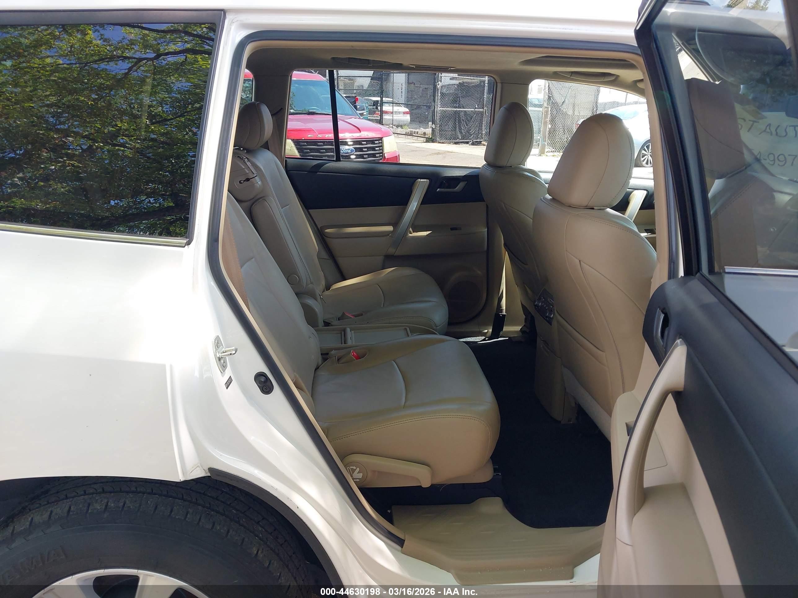 TOYOTA HIGHLANDER image 8