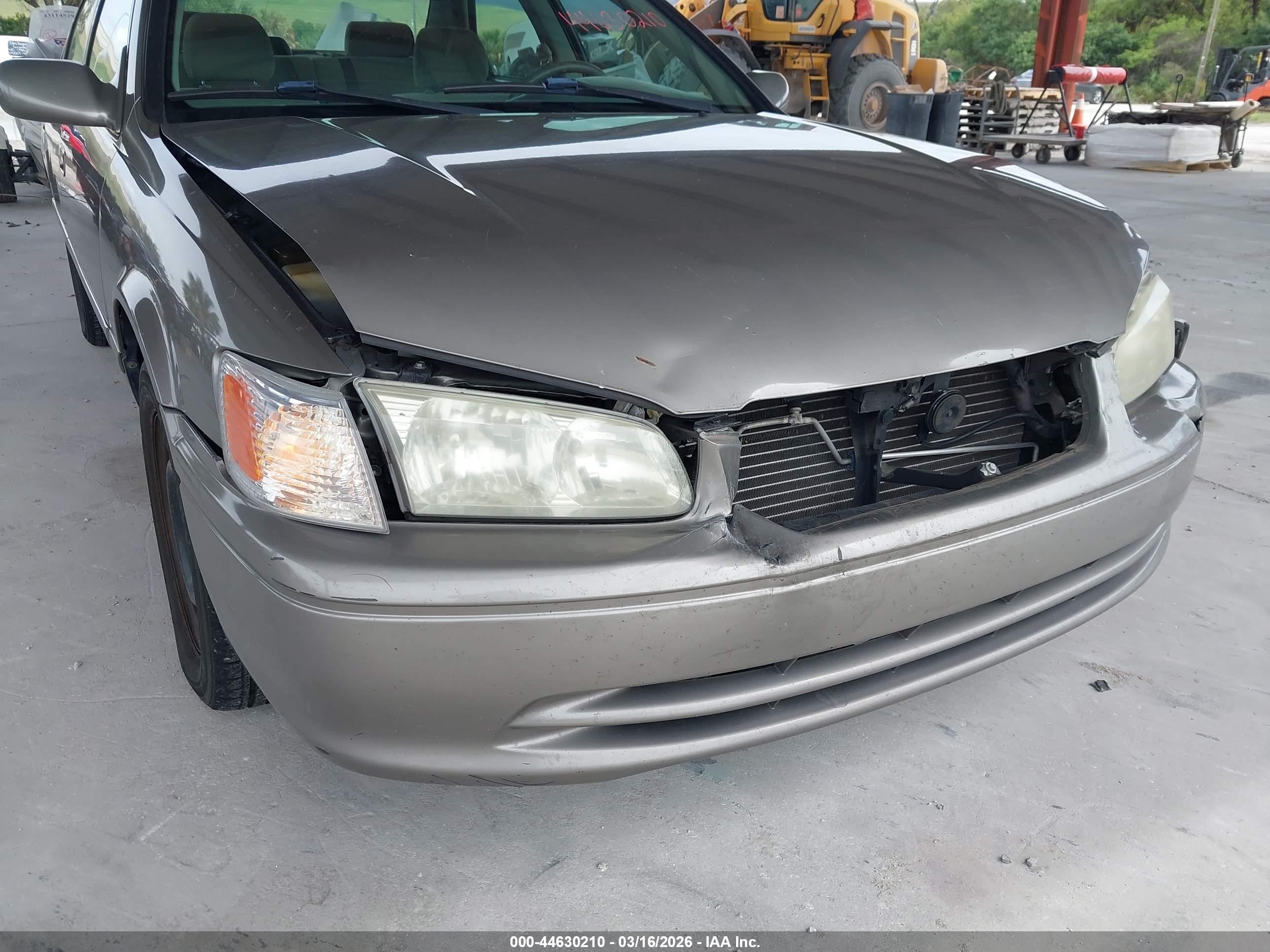 TOYOTA CAMRY image 6