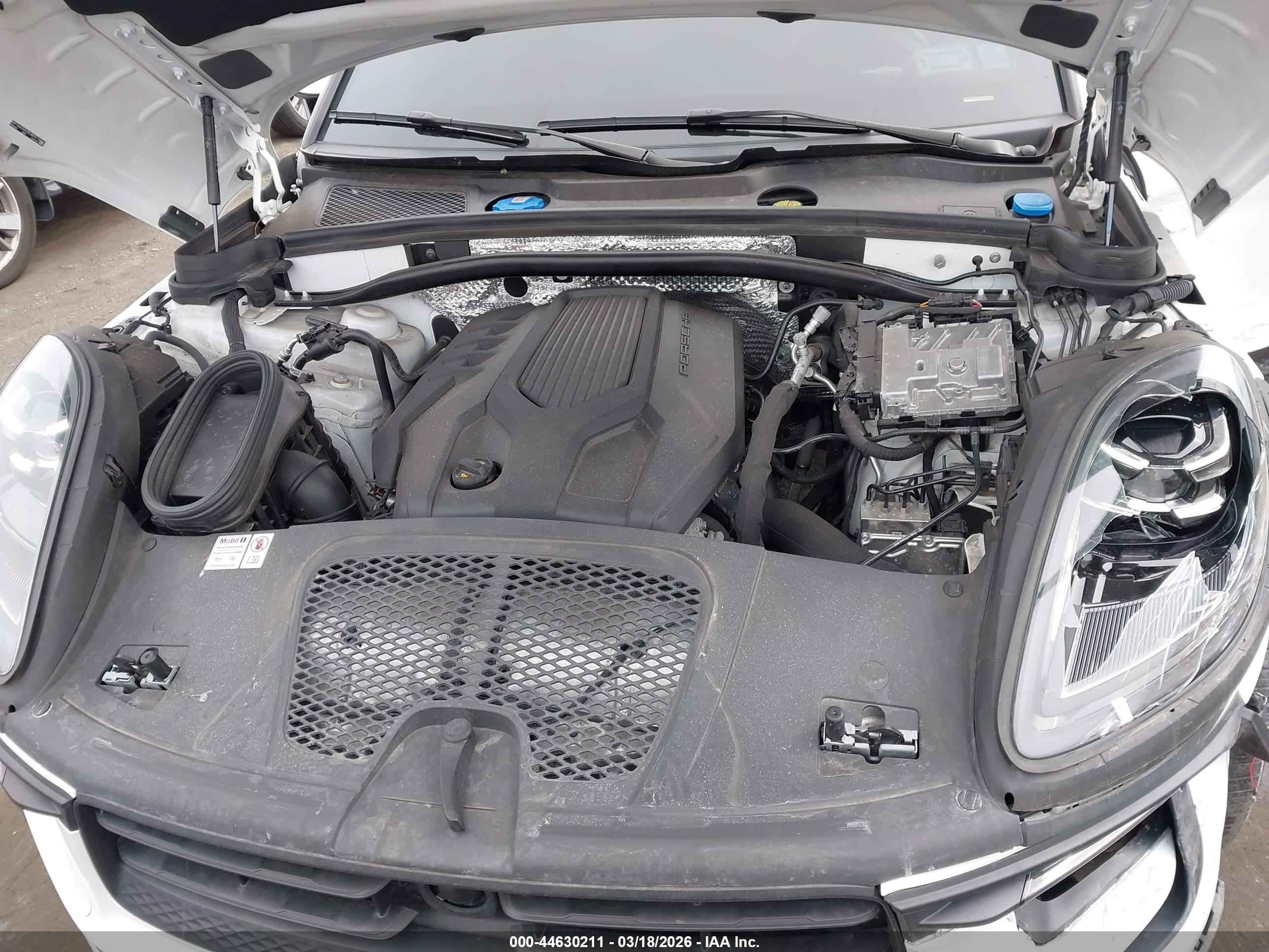 PORSCHE MACAN image 10
