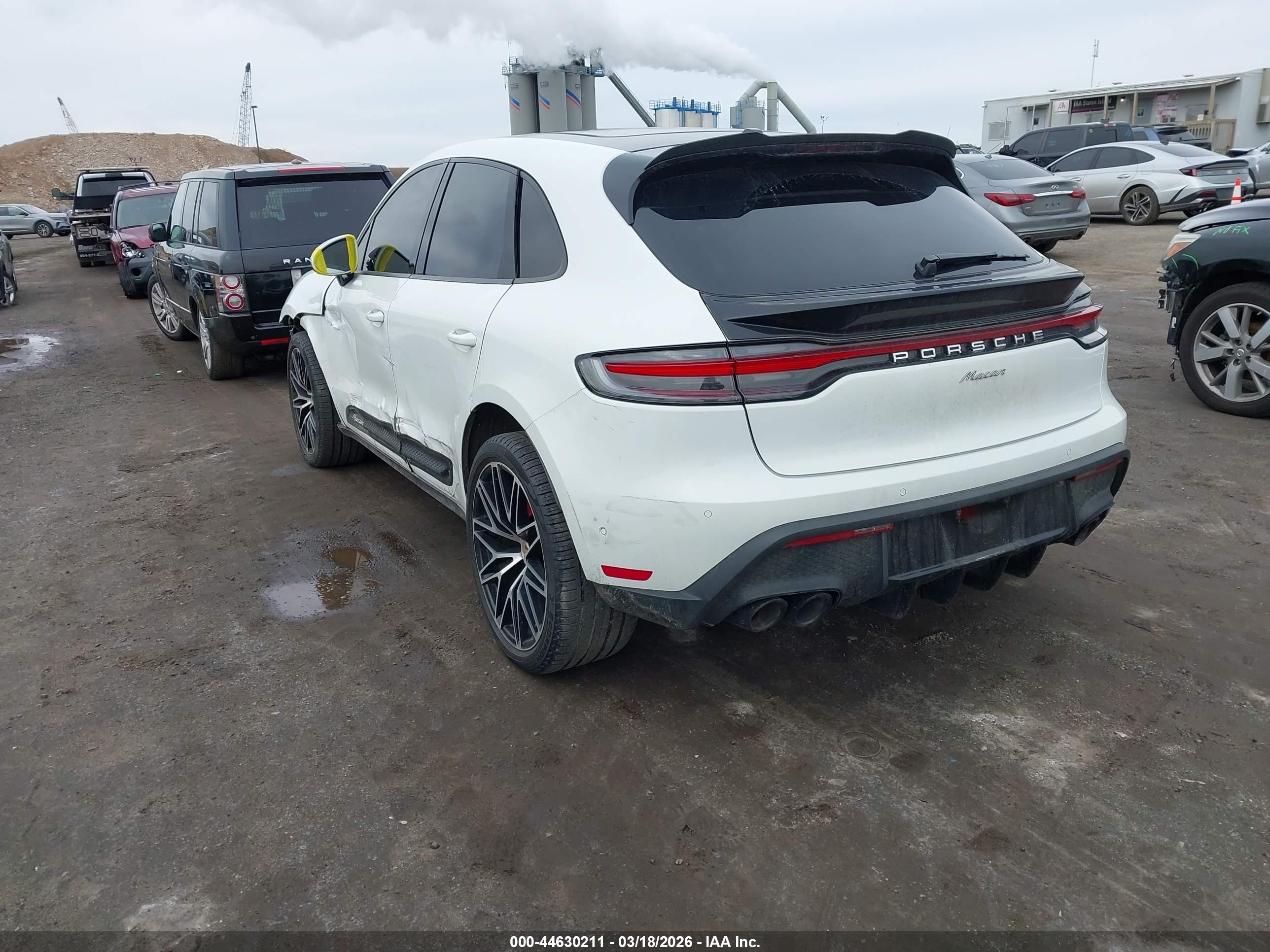 PORSCHE MACAN image 3