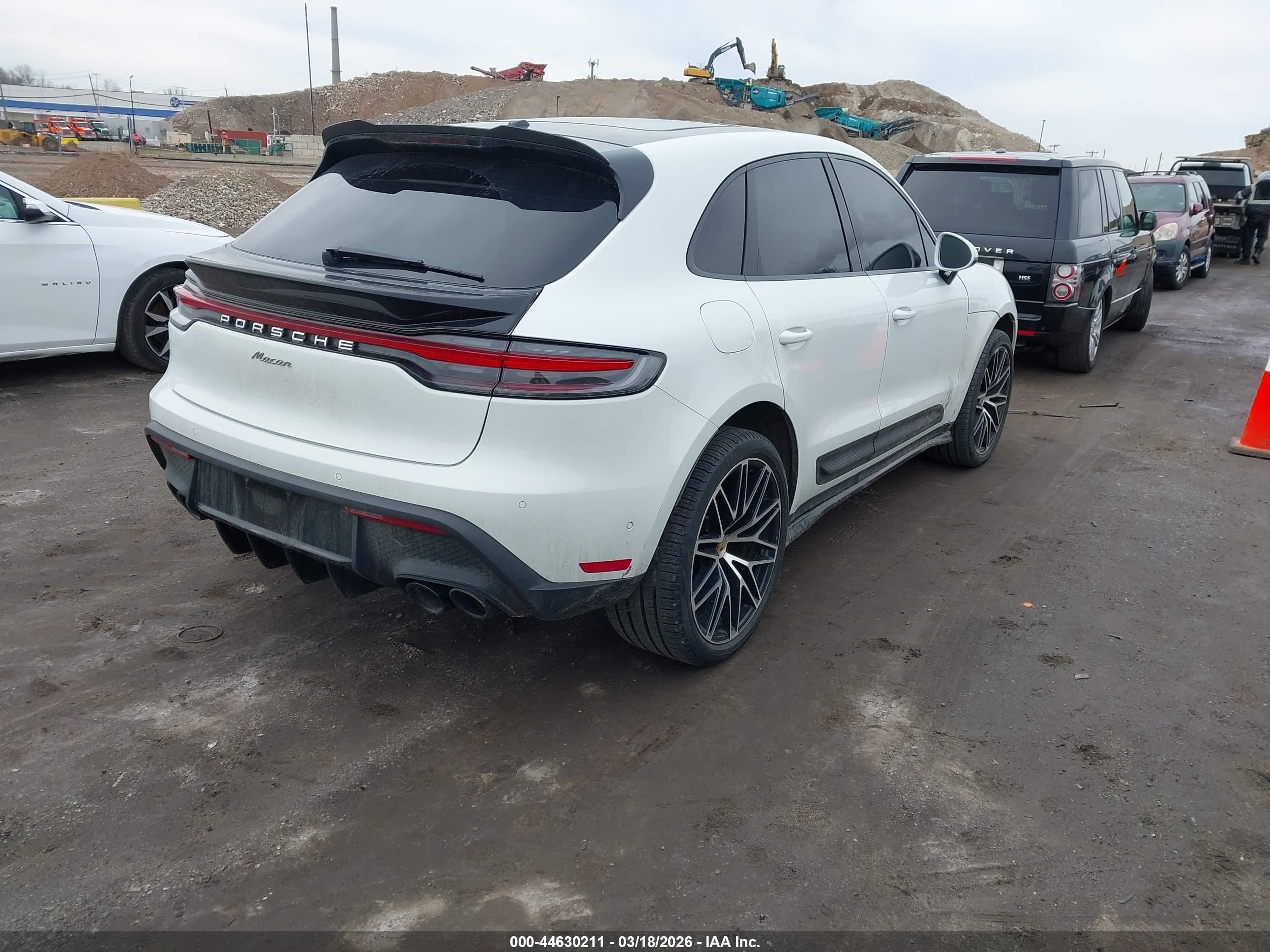 PORSCHE MACAN image 4