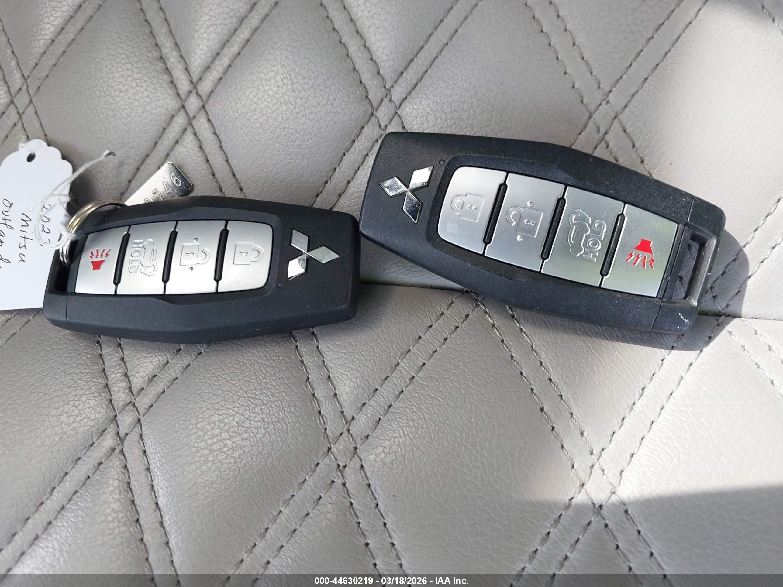 MITSUBISHI OUTLANDER image 11