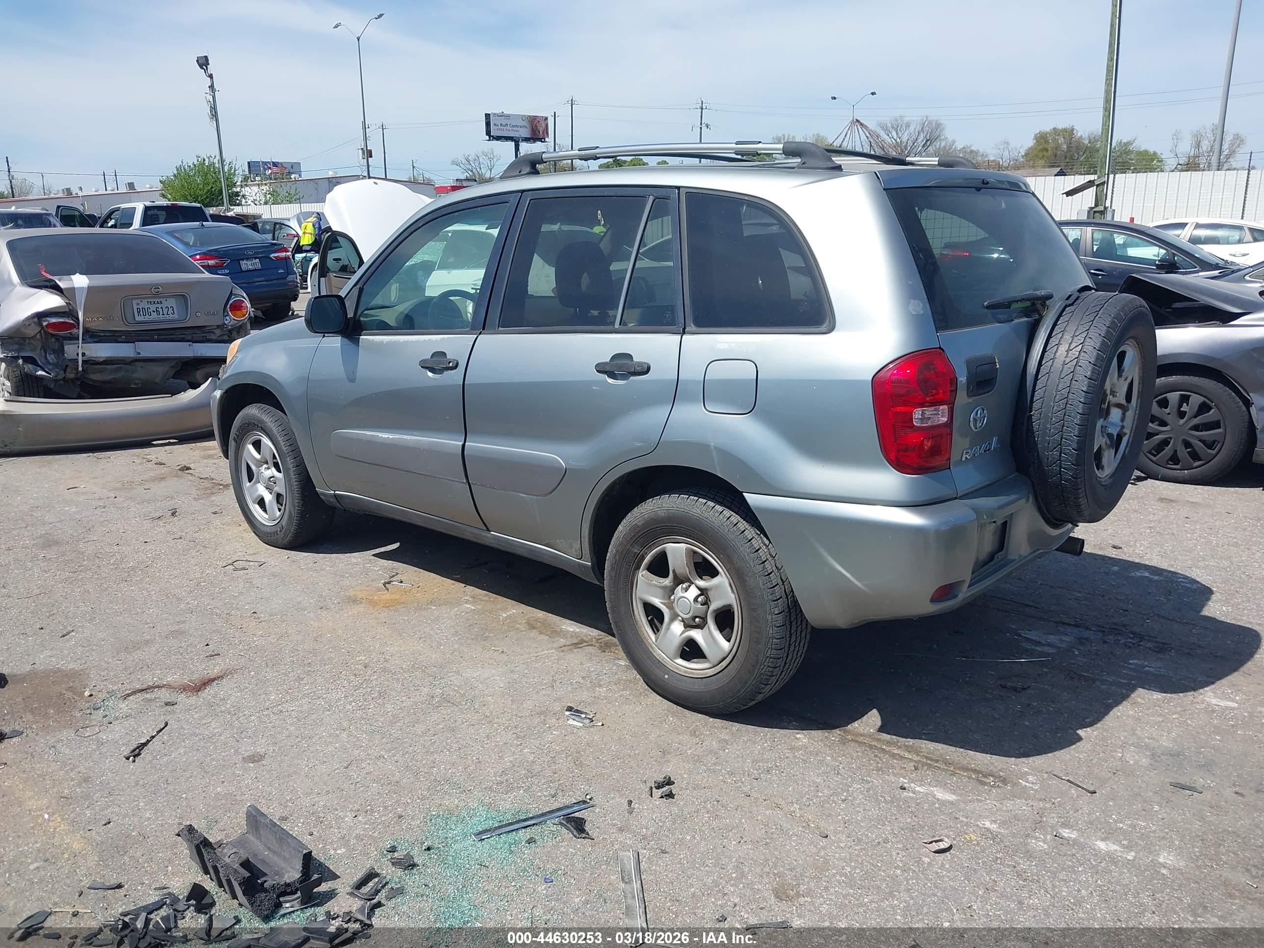 TOYOTA RAV4 image 3