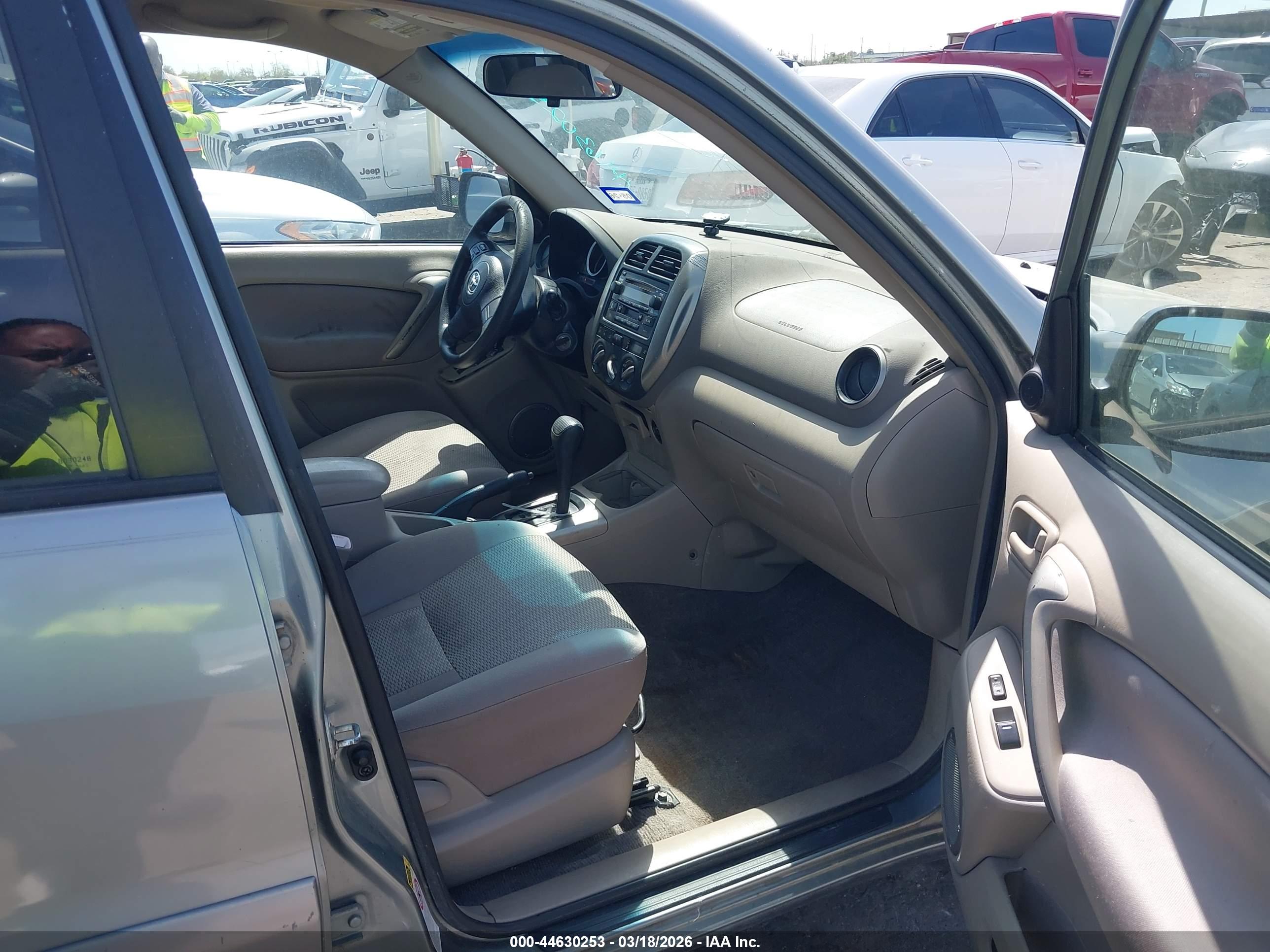 TOYOTA RAV4 image 5