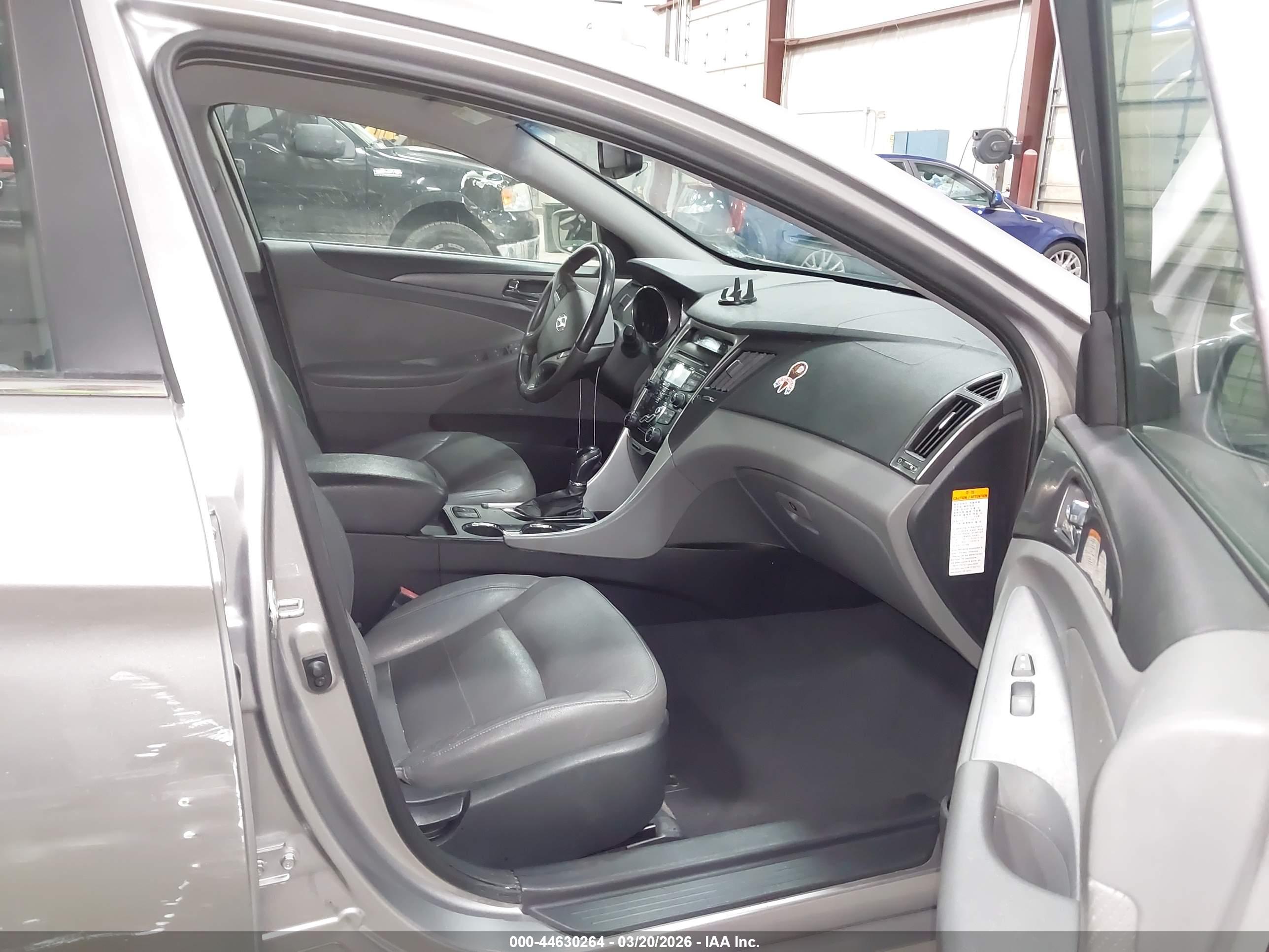 HYUNDAI SONATA image 5
