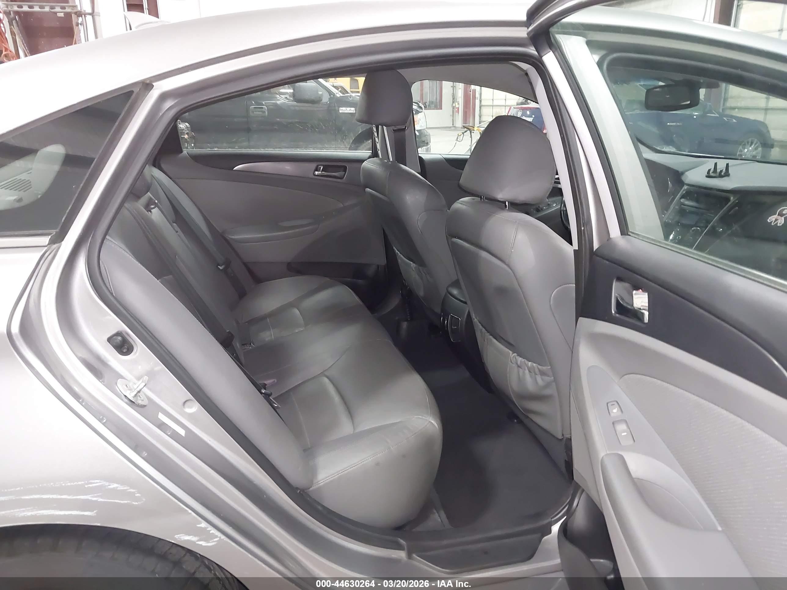 HYUNDAI SONATA image 8