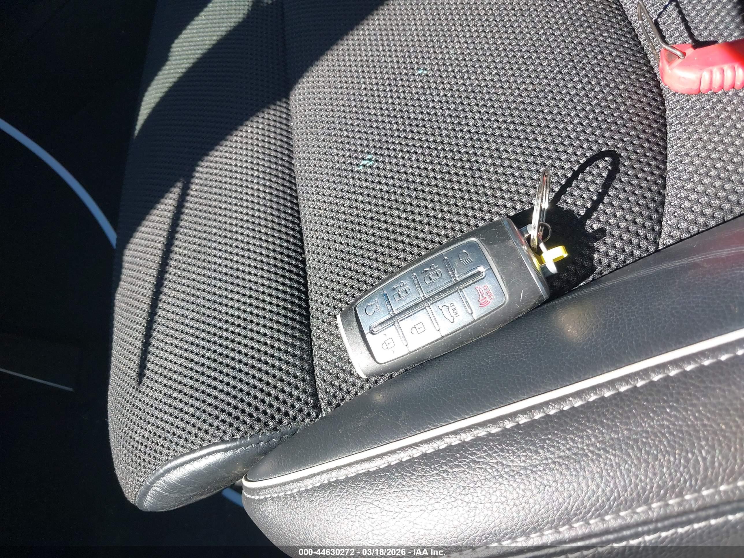 GENESIS GV70 image 11