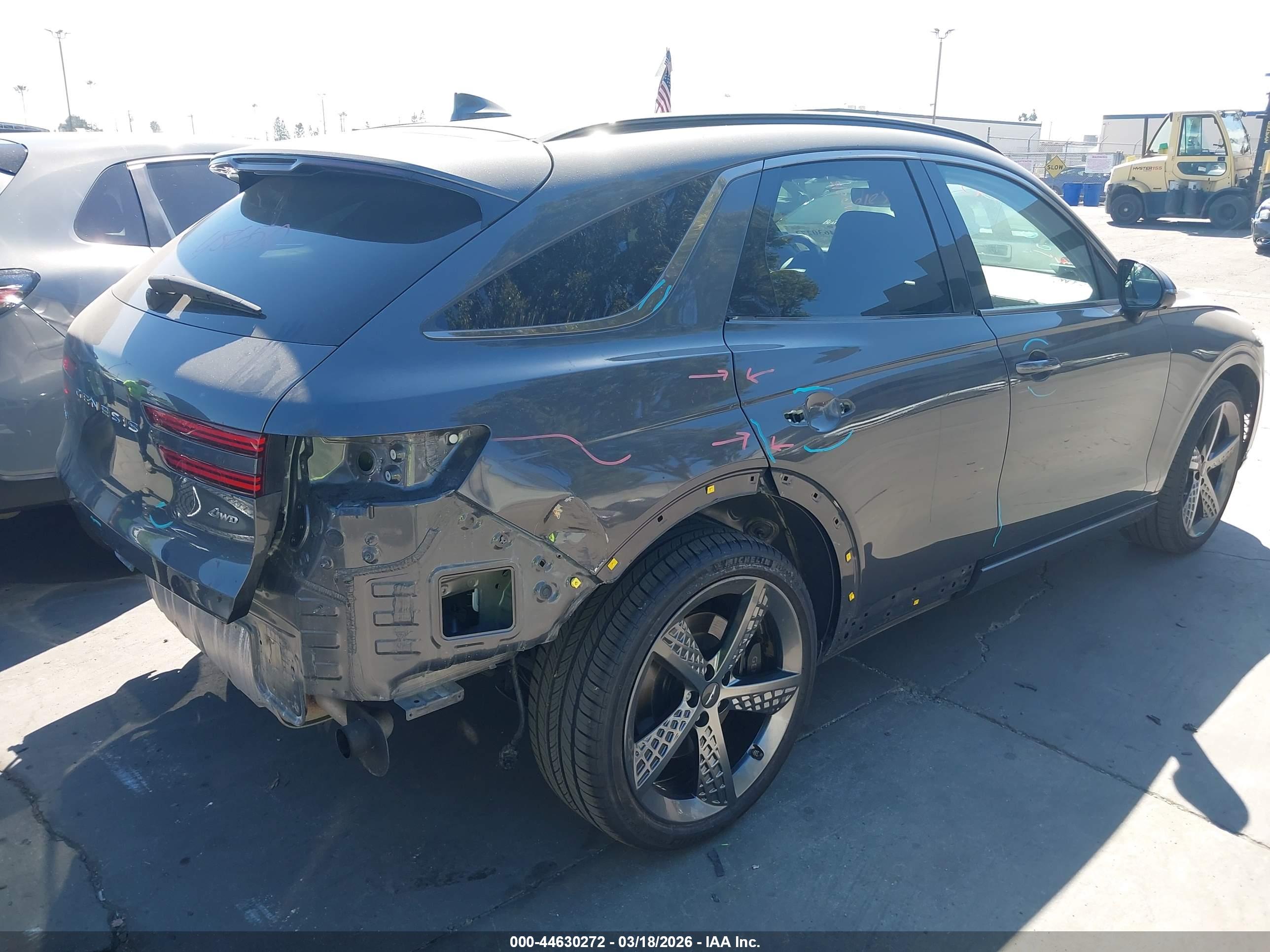 GENESIS GV70 image 4