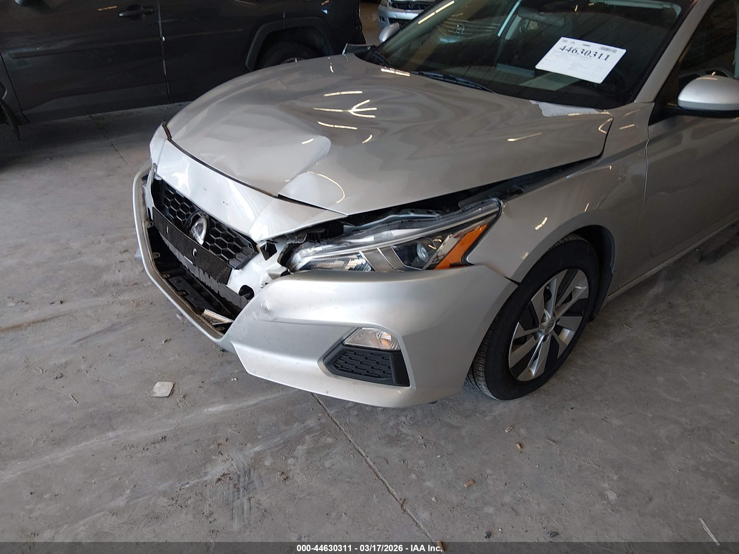 NISSAN ALTIMA image 6