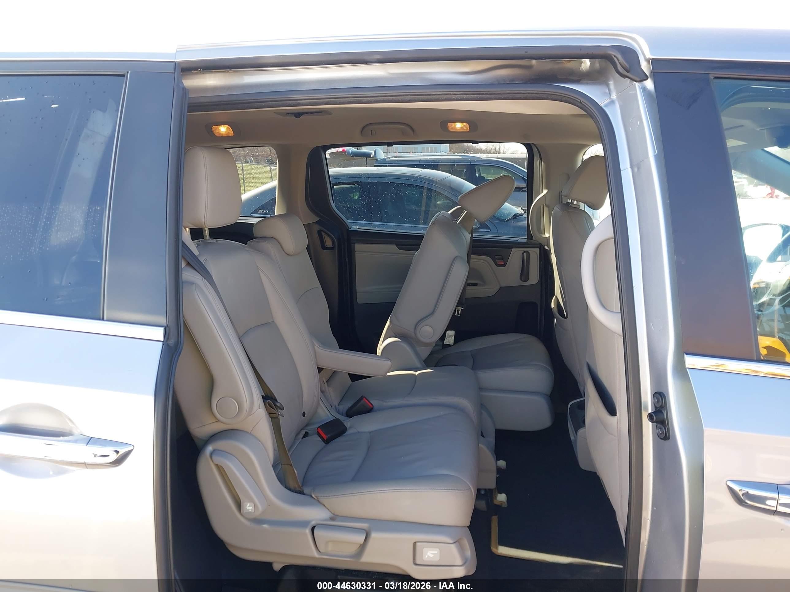 HONDA ODYSSEY image 8