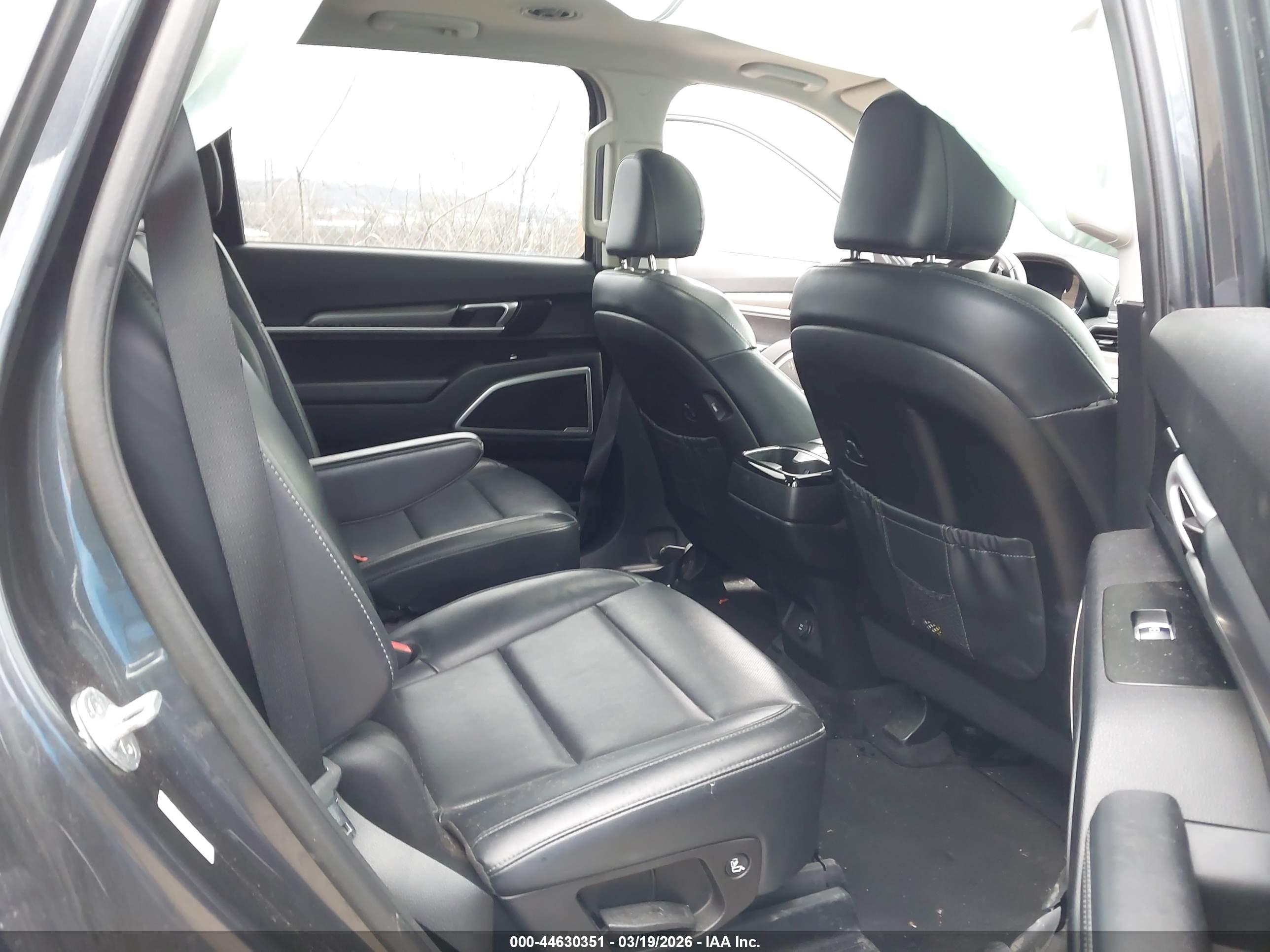 KIA TELLURIDE image 8