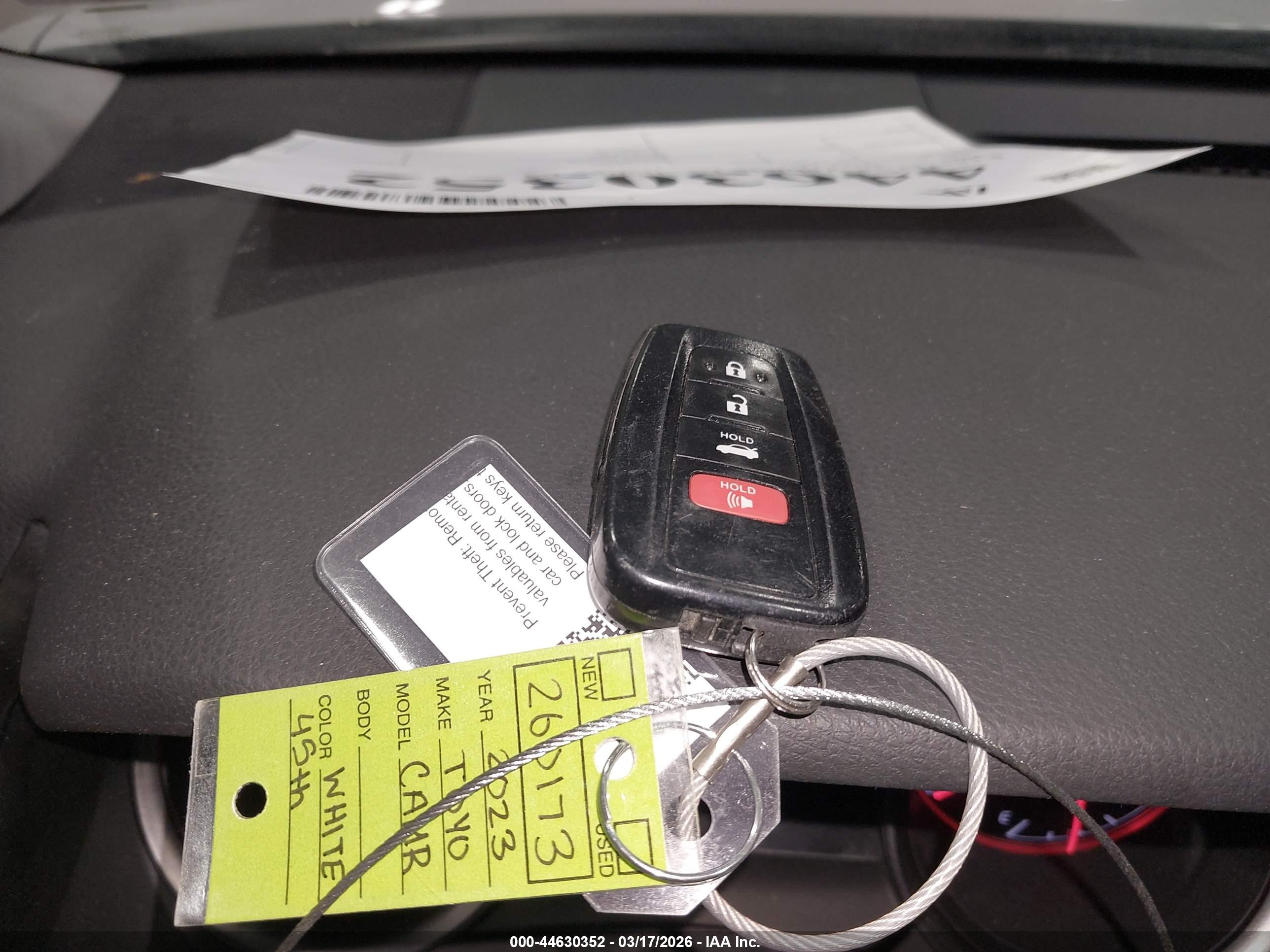 TOYOTA CAMRY image 11