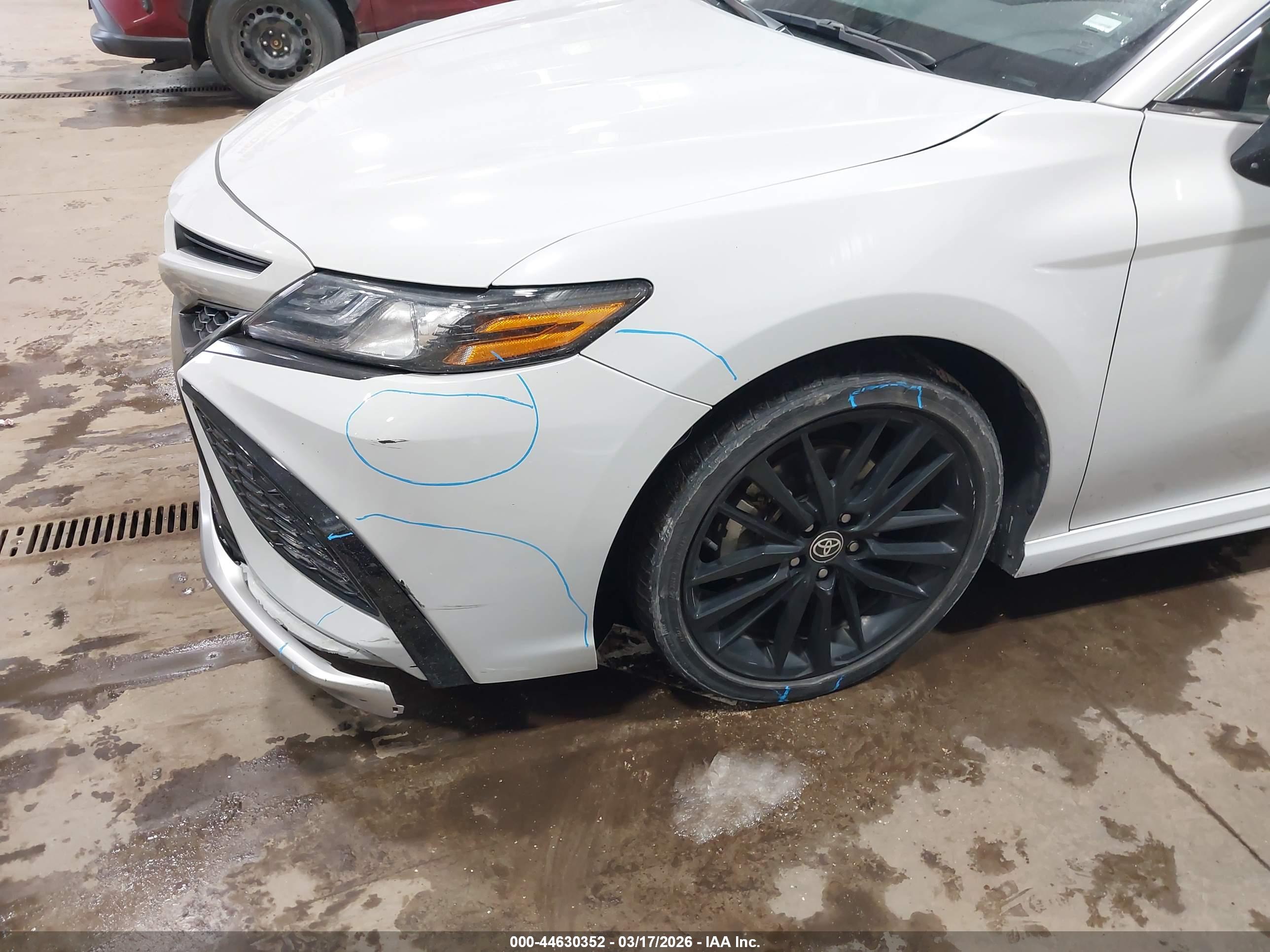 TOYOTA CAMRY image 6